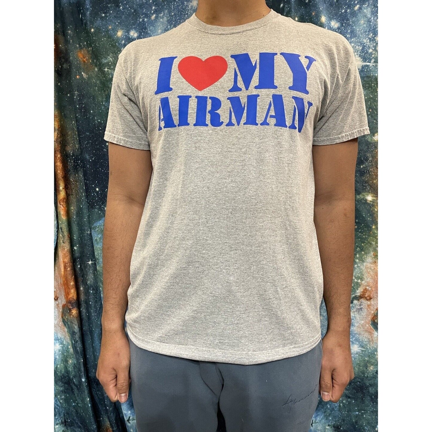 Men’s Large Gray Gildan I Love My Airman Hear T-Shirt