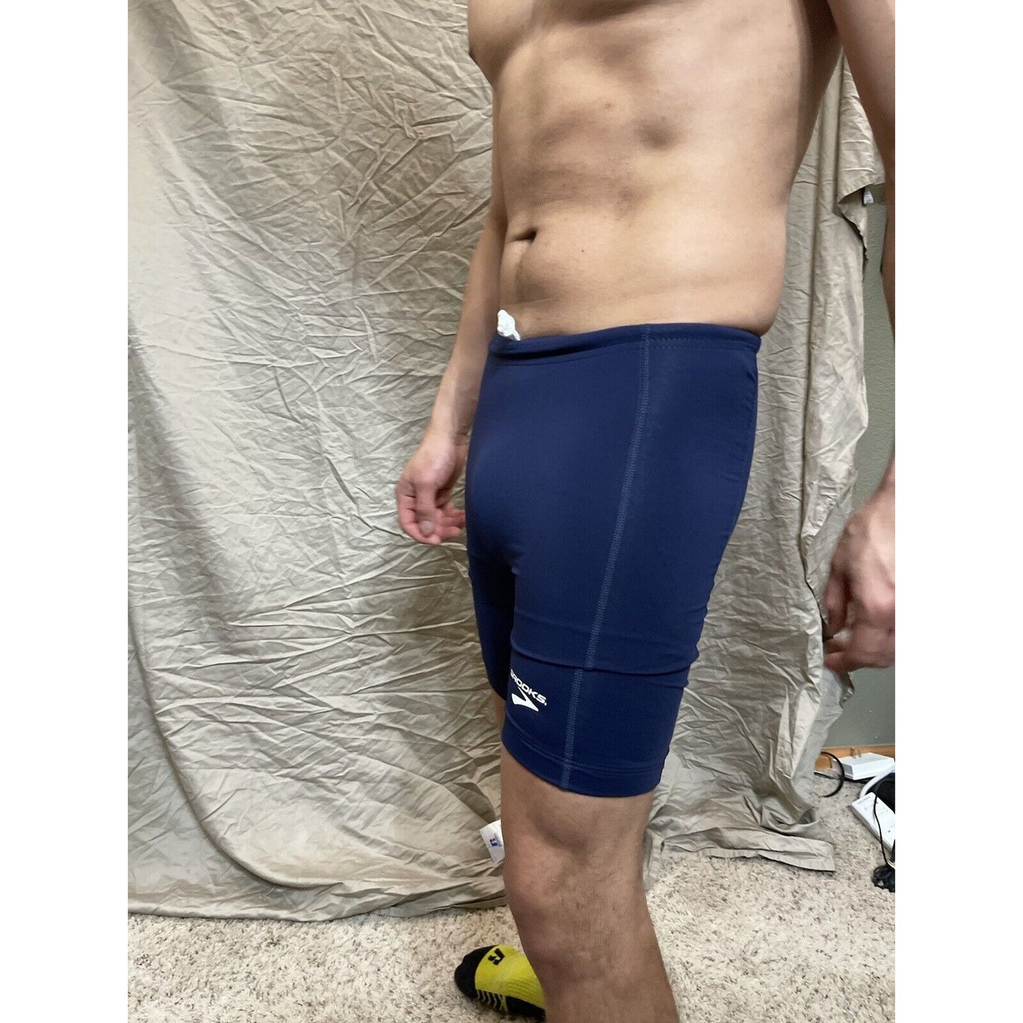 Men's brooks nylon spandex Navy Blue  small compression shorts