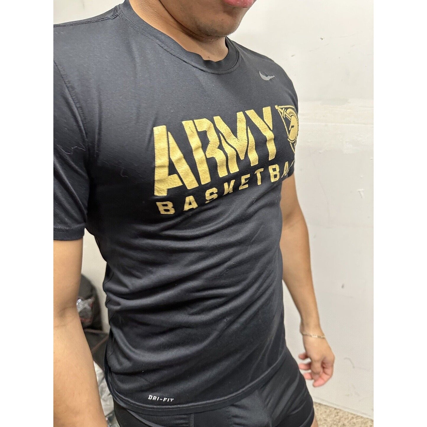 Men’s Black Army West Point Basketball Athletic Cut Small Team Tshirt Nike