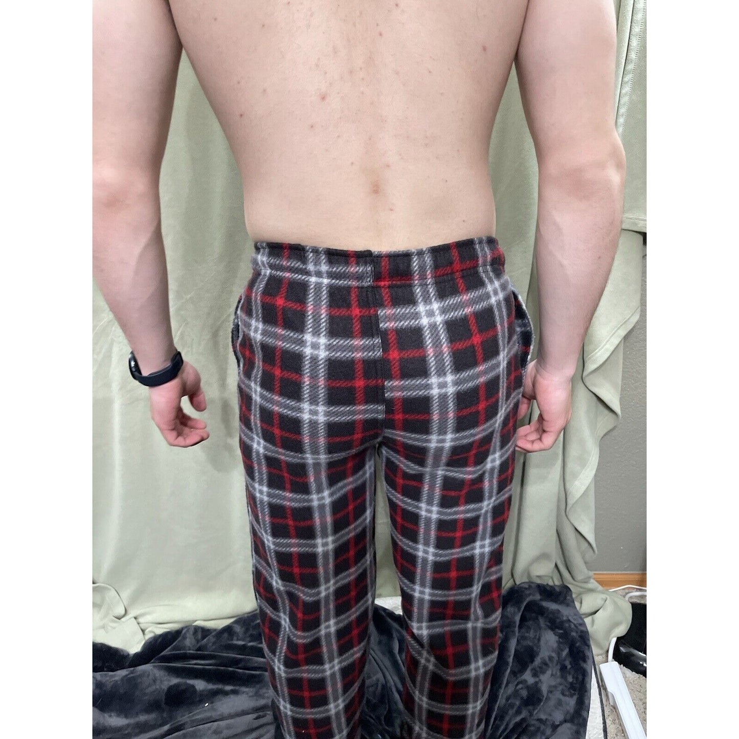 Men’s Sleepware Fruit Of The Loom Small Red Black Plaid Flannel