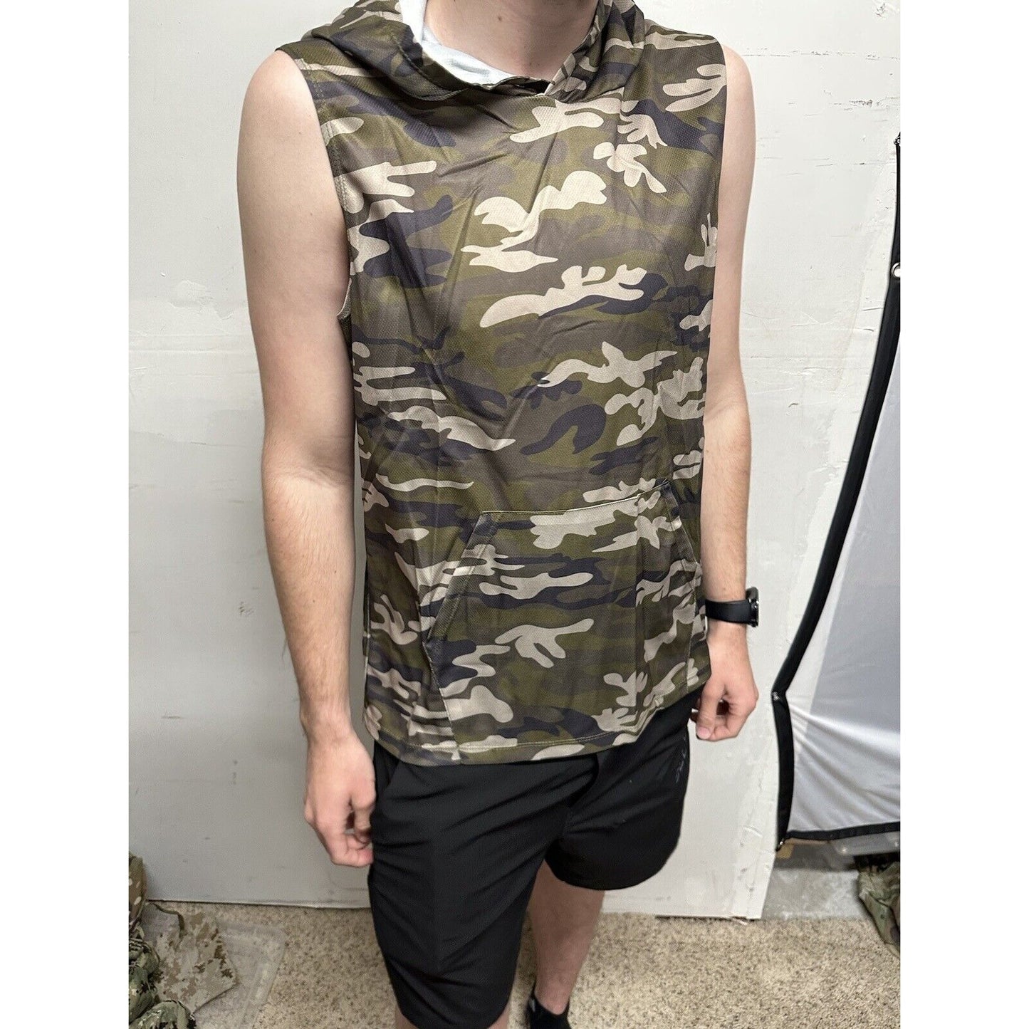 Men’s Green Camo Hoodie Polyester Sleeveless Pullover