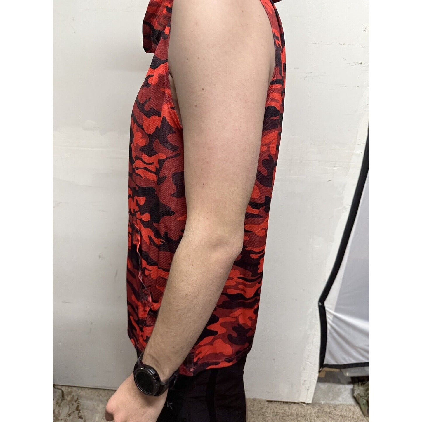 Men’s Red Camo Muscle Pull Over Hoodie Large