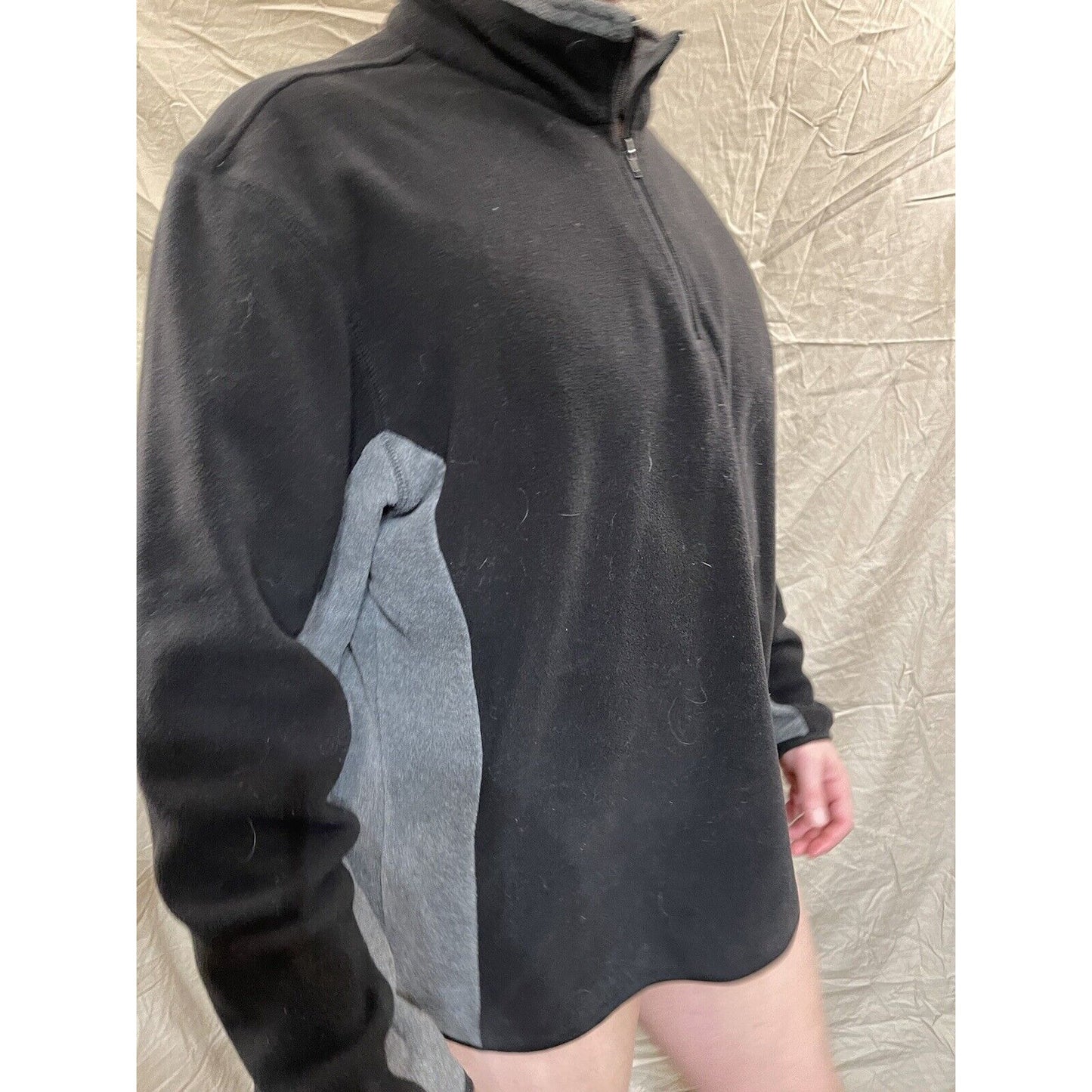 Men's NordicTrack XL quarter zip pullover sweatshirt black and gray
