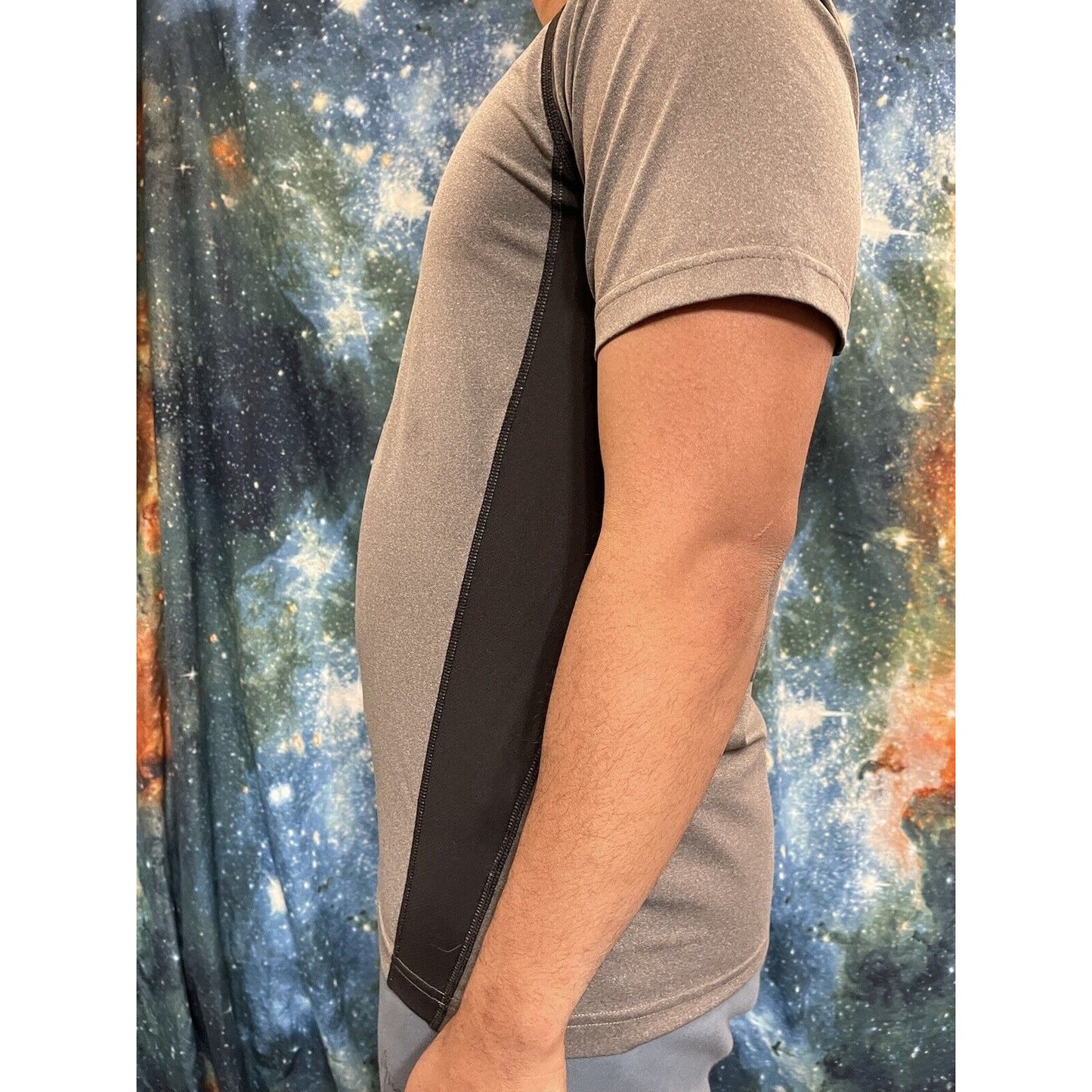 Men’s Gray and Black Adidas Large short sleeve athletic t-shirt