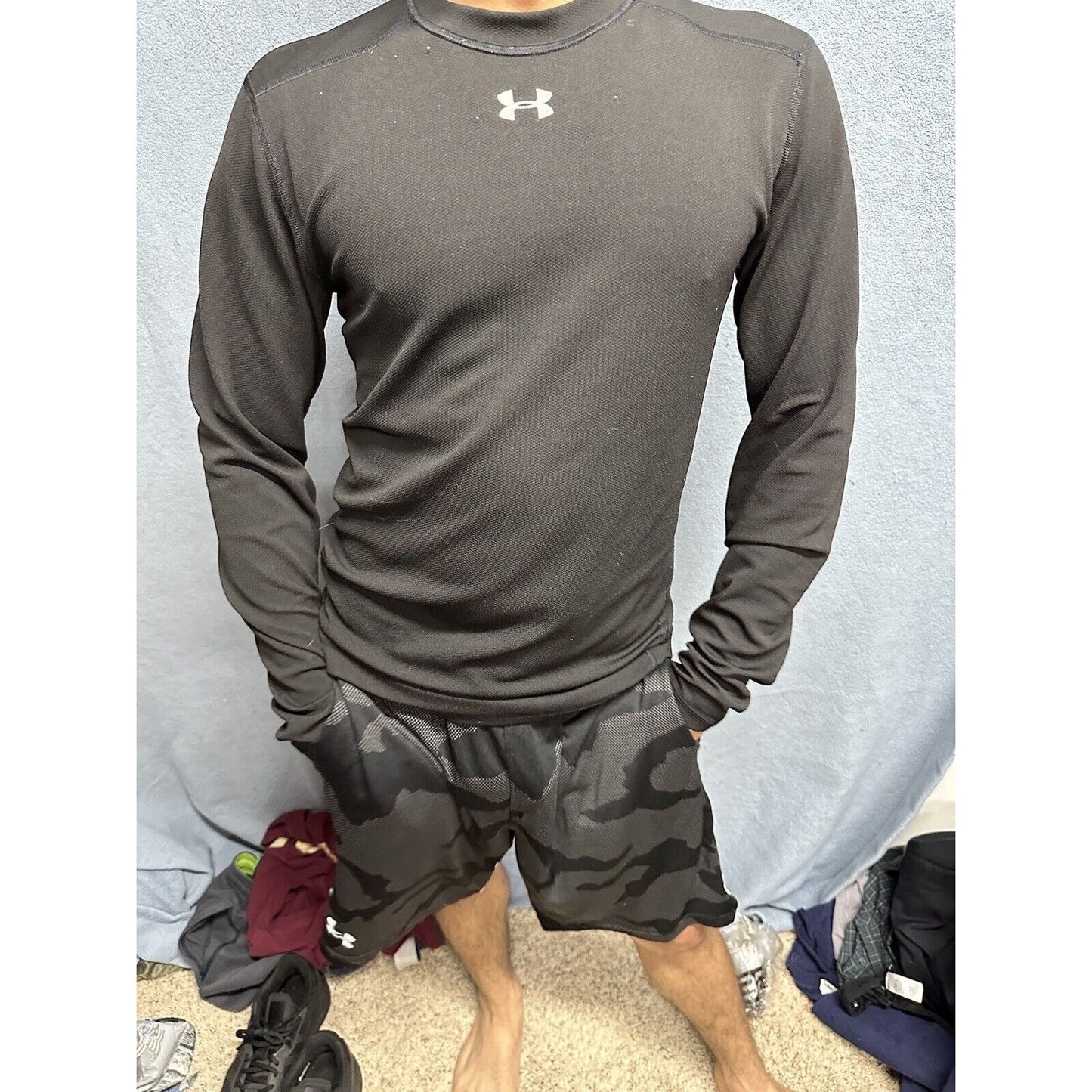 Men’s Medium Black Long Sleeve Under Armour Pullover Shirt
