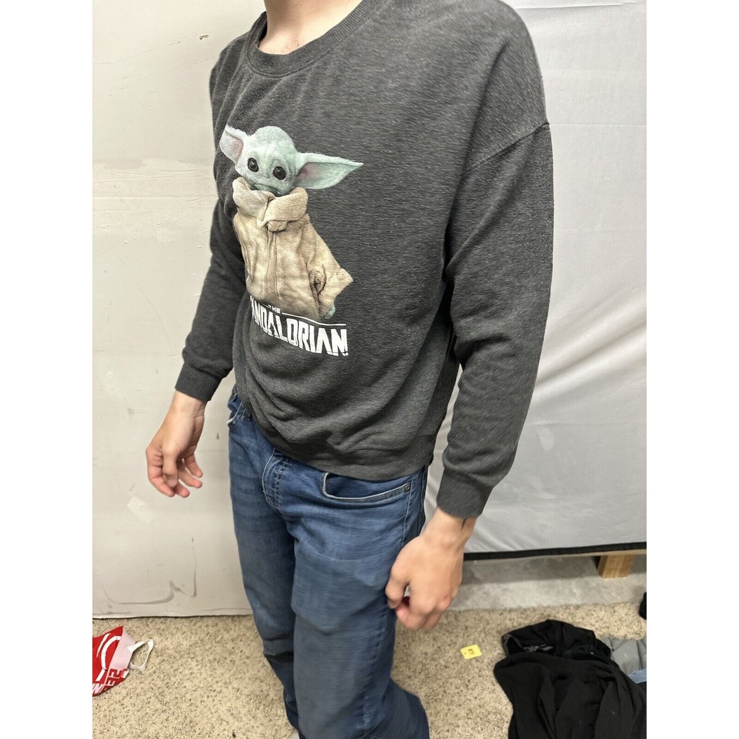 Men’s Gray Star Wars Medium The Mandalorian Long Sleeve Shirt