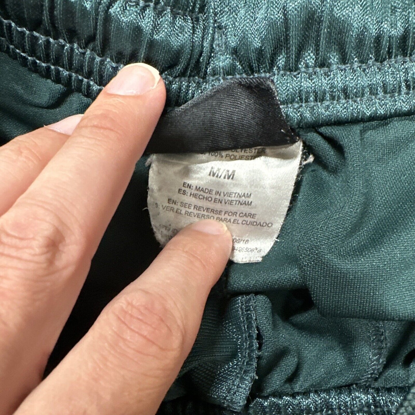 Men’s Green And1 Medium Athletic Shorts With Pockets