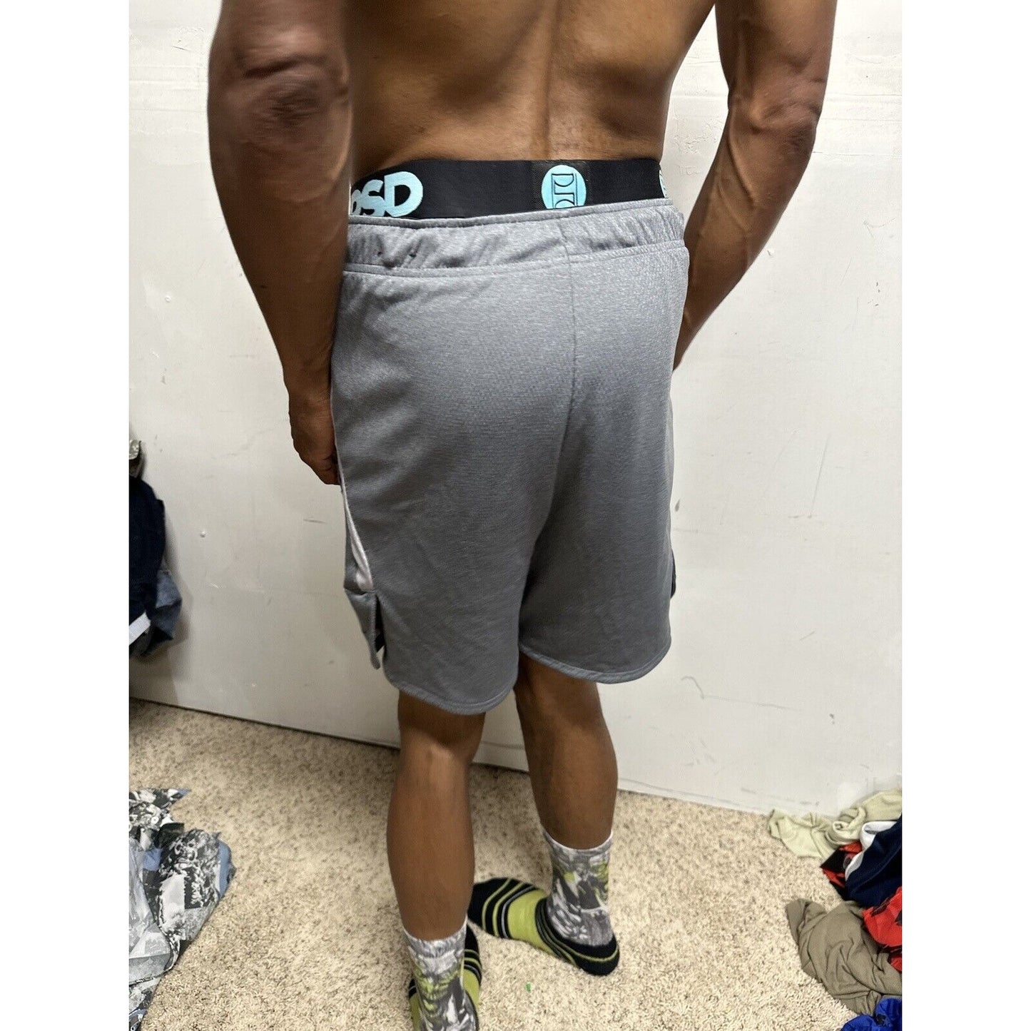 Men’s Nike Small Gray With Pockets Athletic Shorts Dri Fit