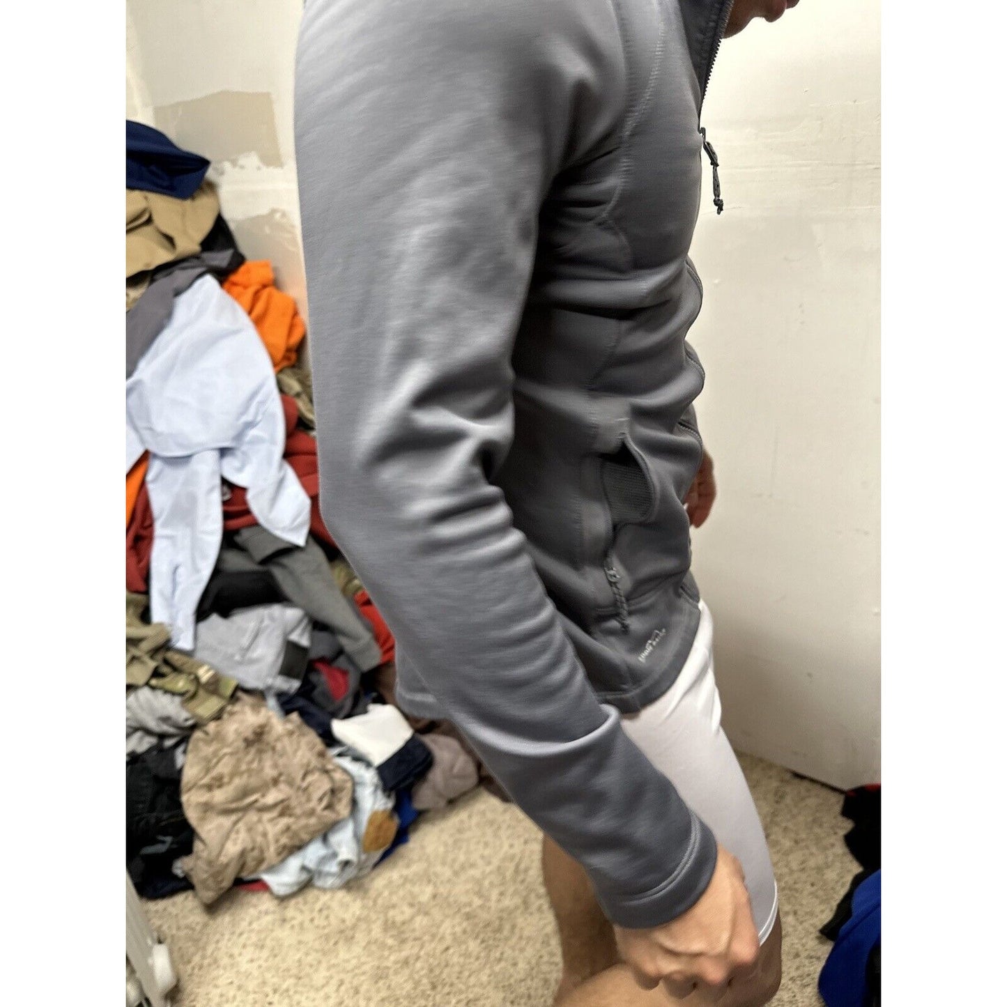 Men’s Gray Eddie Bauer Full Zip Jacket Size Small Dog And Cat Veterinarian