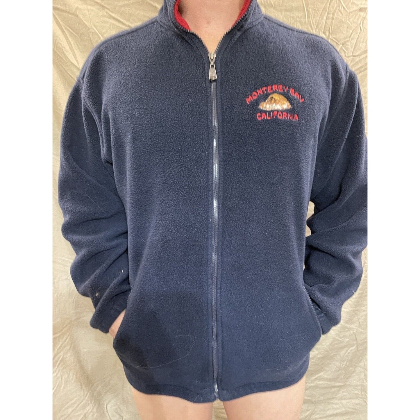 Men's full zip blue sweatshirt monterey bay california fits like a medium Gogo