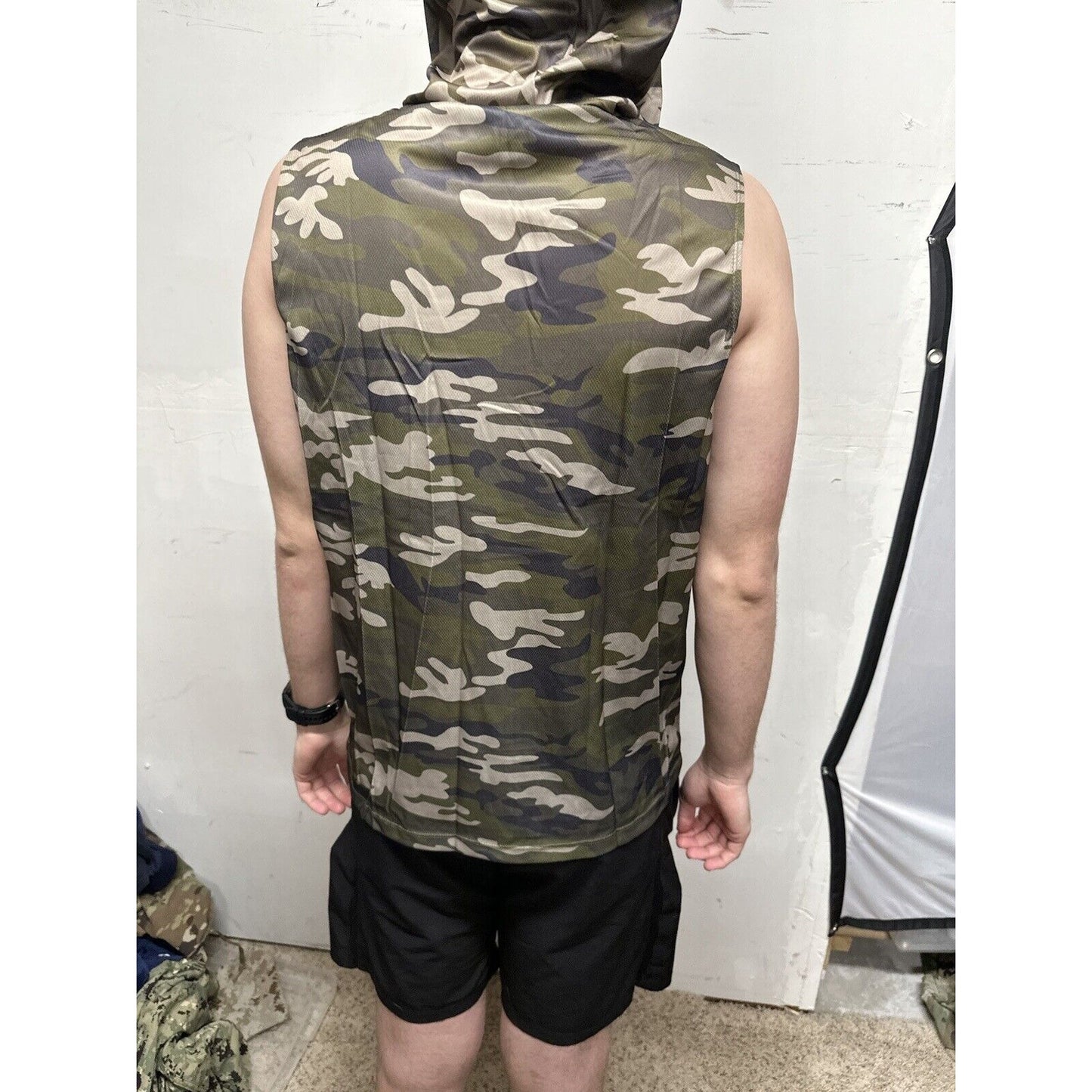 Men’s Green Camo Hoodie Polyester Sleeveless Pullover