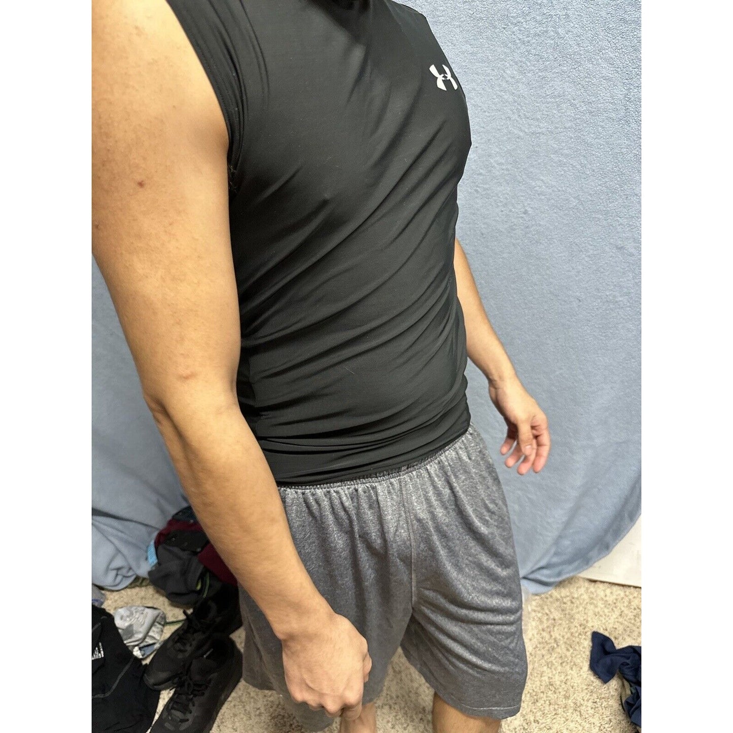 Men’s Black Under Armour Muscle Shirt Athletic Tank Large