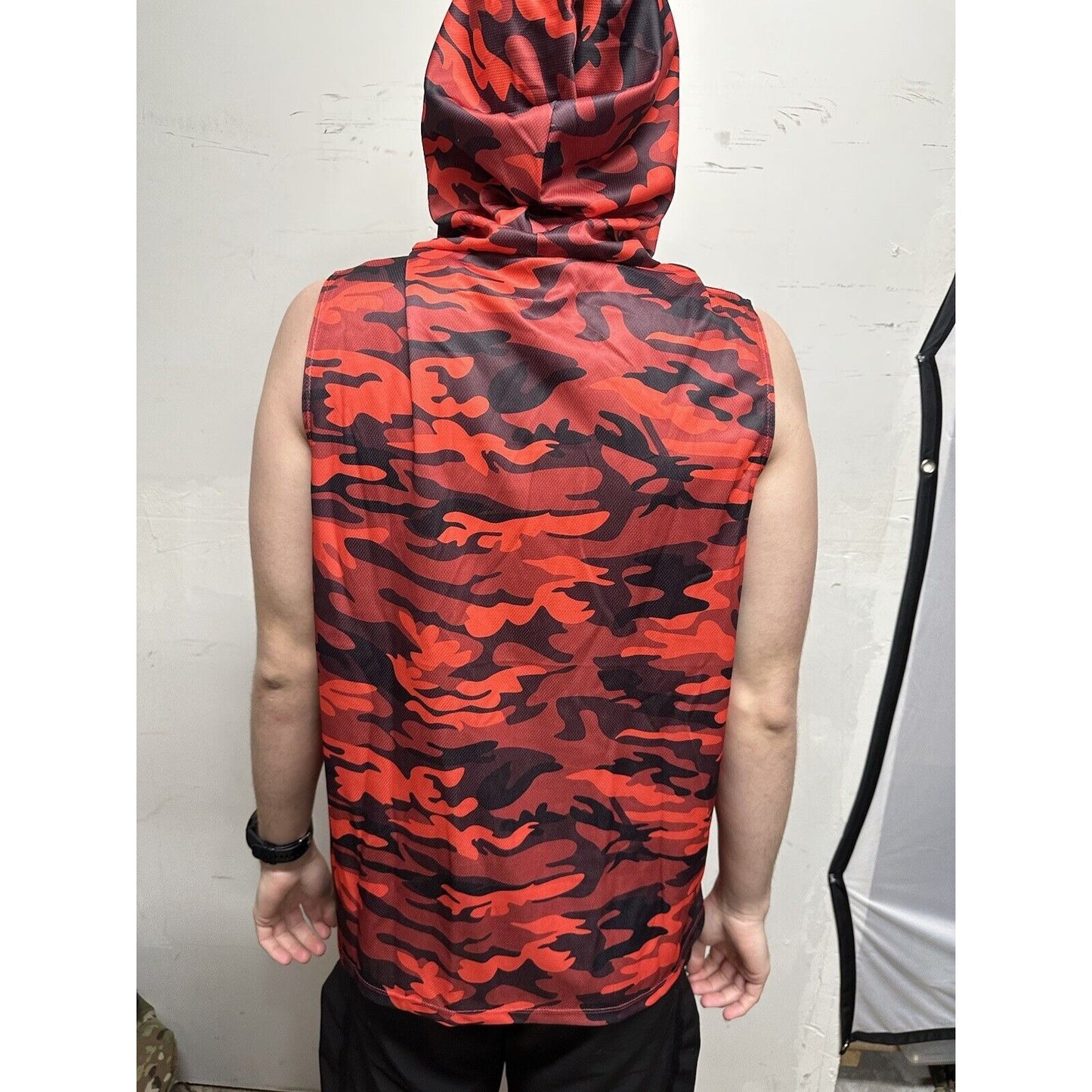 Men’s Red Camo Muscle Pull Over Hoodie Large