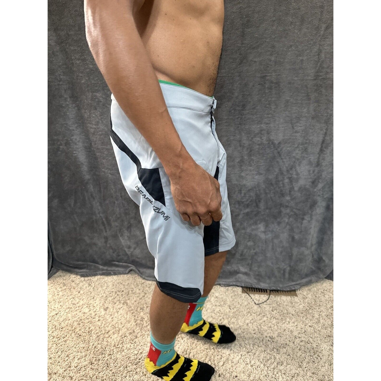 Men’s Gray Pearl Izumi Medium Shorts