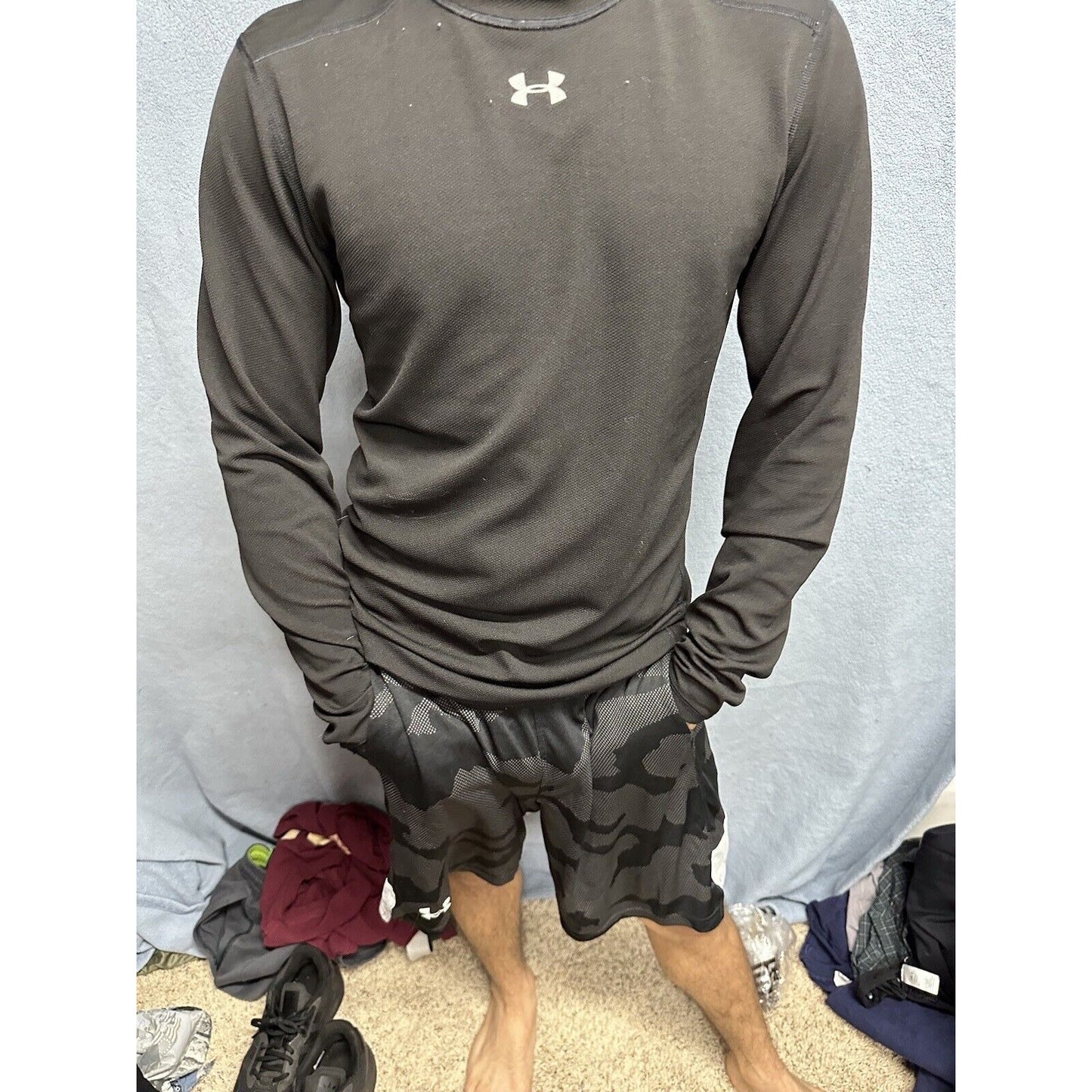 Men’s Medium Black Long Sleeve Under Armour Pullover Shirt