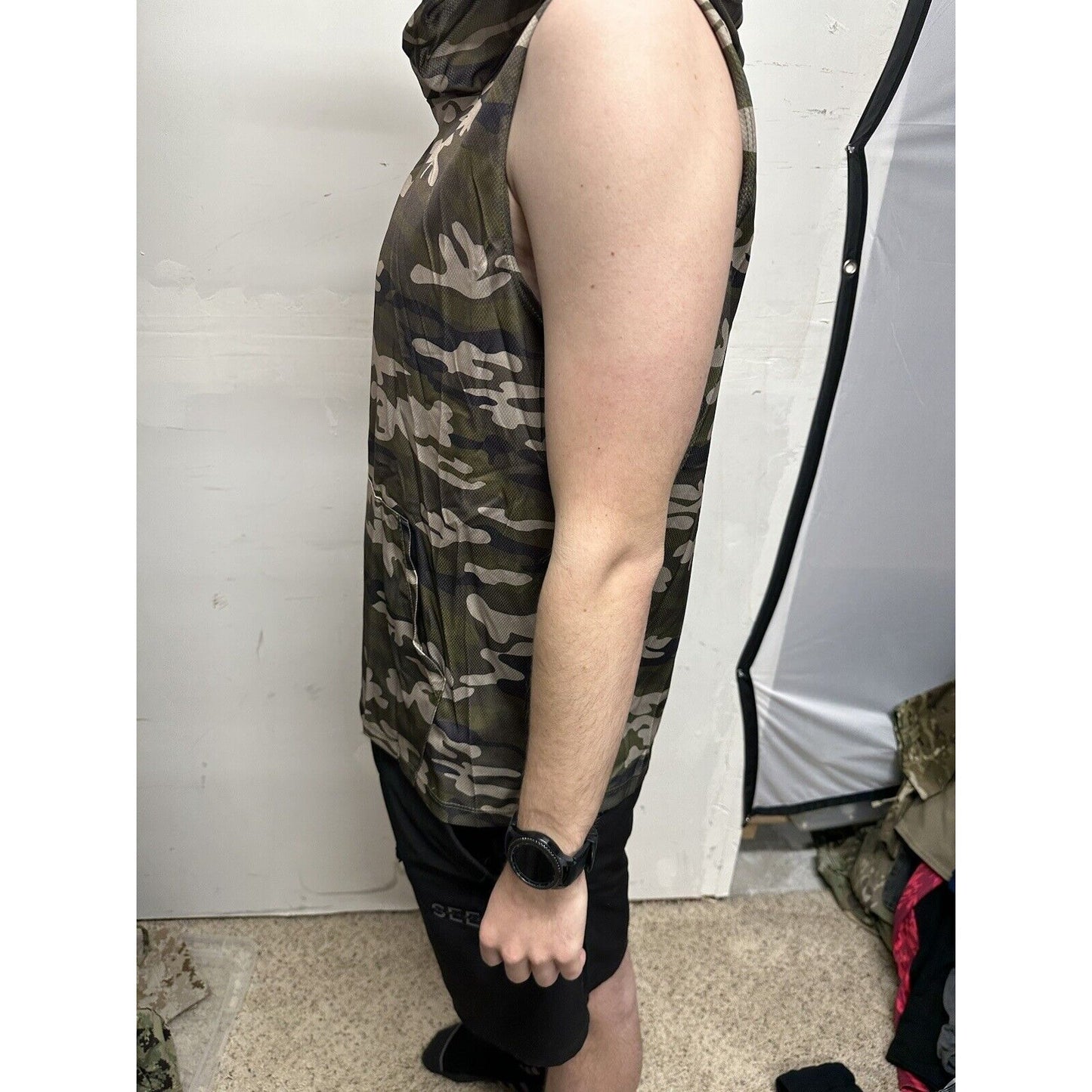 Men’s Green Camo Hoodie Polyester Sleeveless Pullover