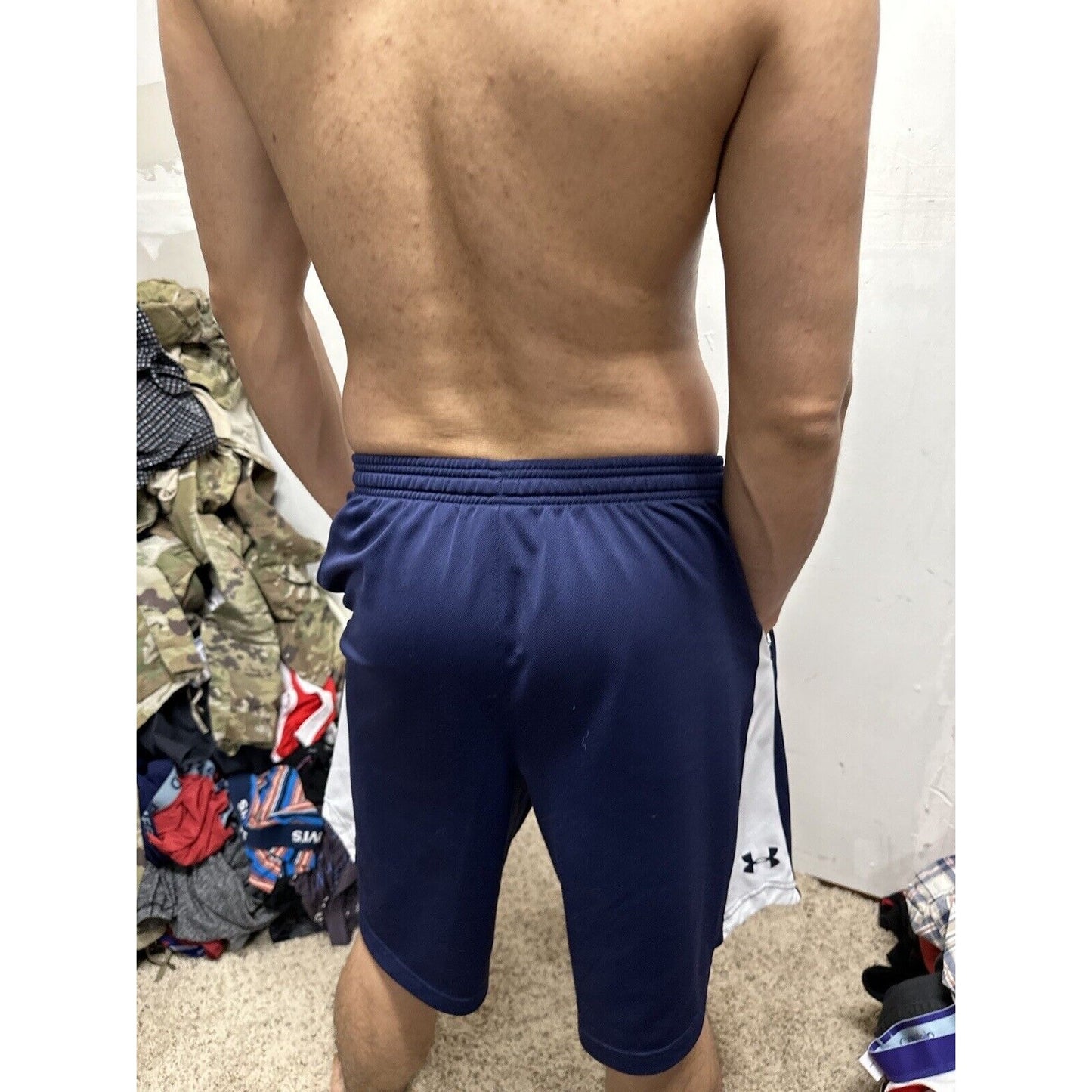 Men’s Dark Blue Large Under Armour Athletic Shorts With Pockets