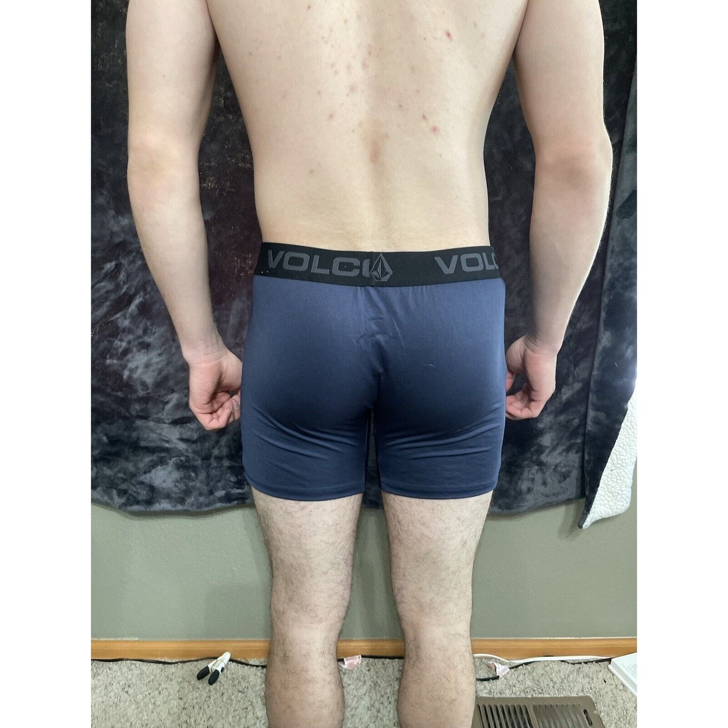 Men’s Large Volcom Dark Blue 10% Spandex Compression Shorts