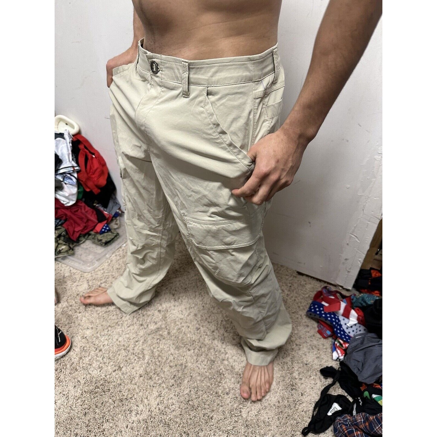 Men’s Khaki Under Armour 34/33 Tan Pants