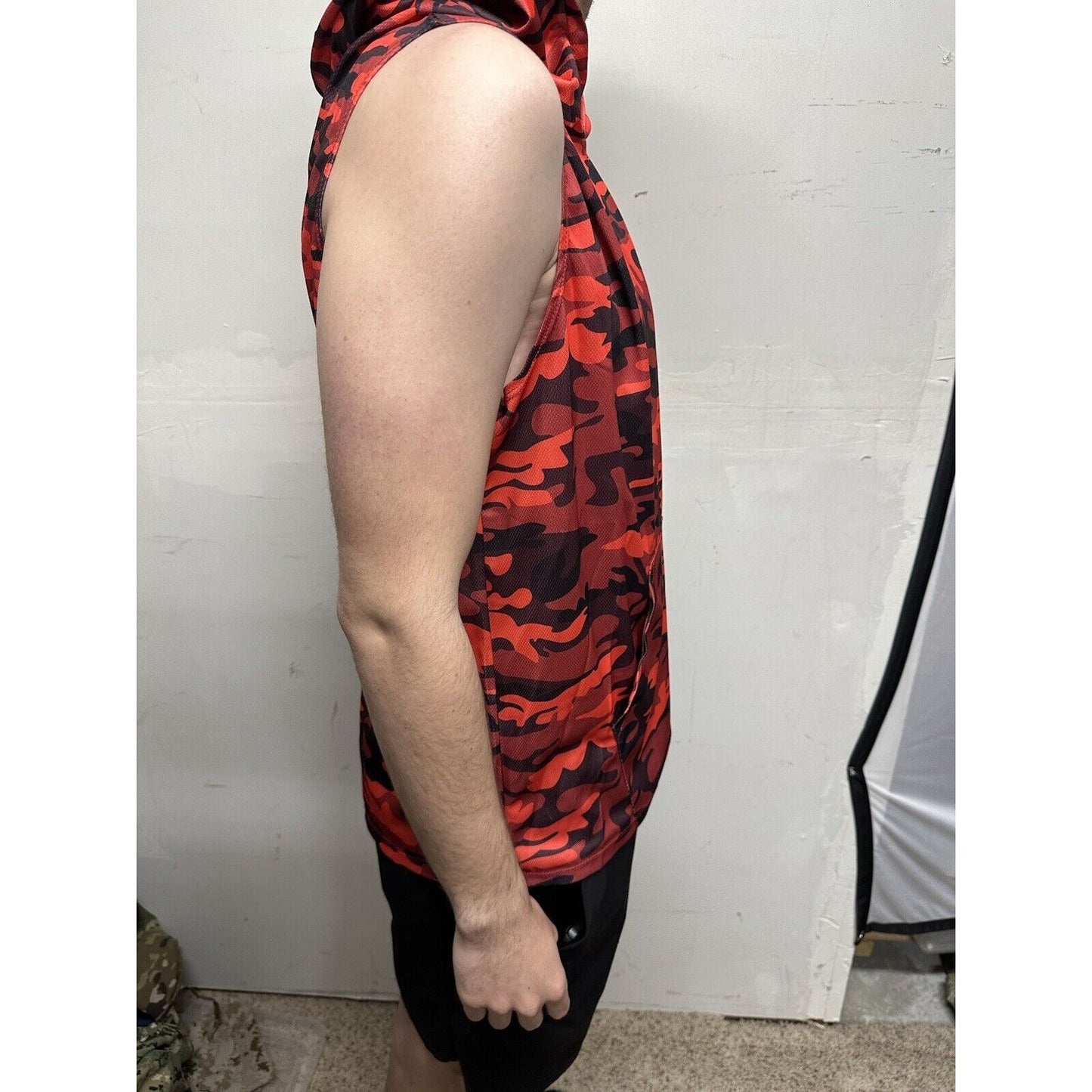 Men’s Red Camo Muscle Pull Over Hoodie Large