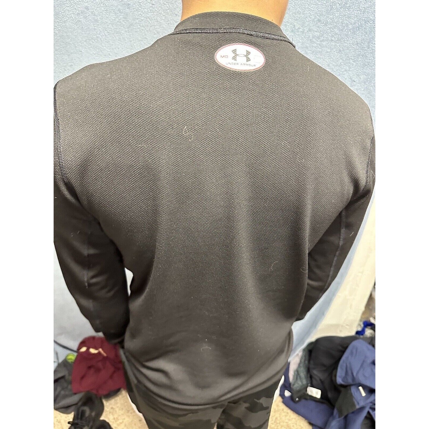 Men’s Medium Black Long Sleeve Under Armour Pullover Shirt