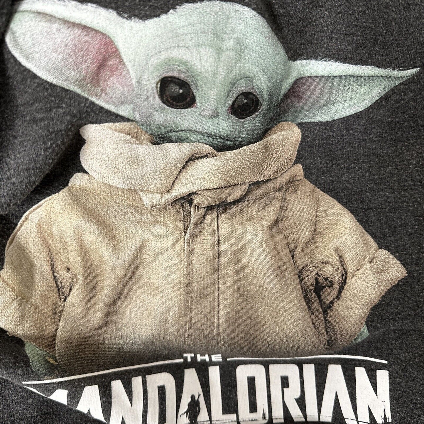 Men’s Gray Star Wars Medium The Mandalorian Long Sleeve Shirt