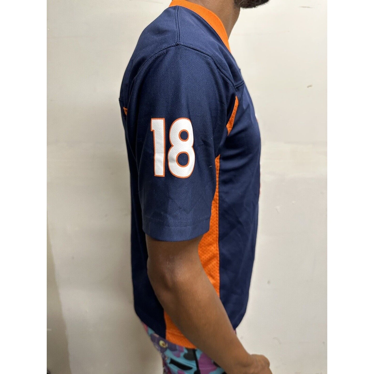 NFL Denver Broncos Peyton Manning 18 Kids Jersey Size Youth Large 14-16