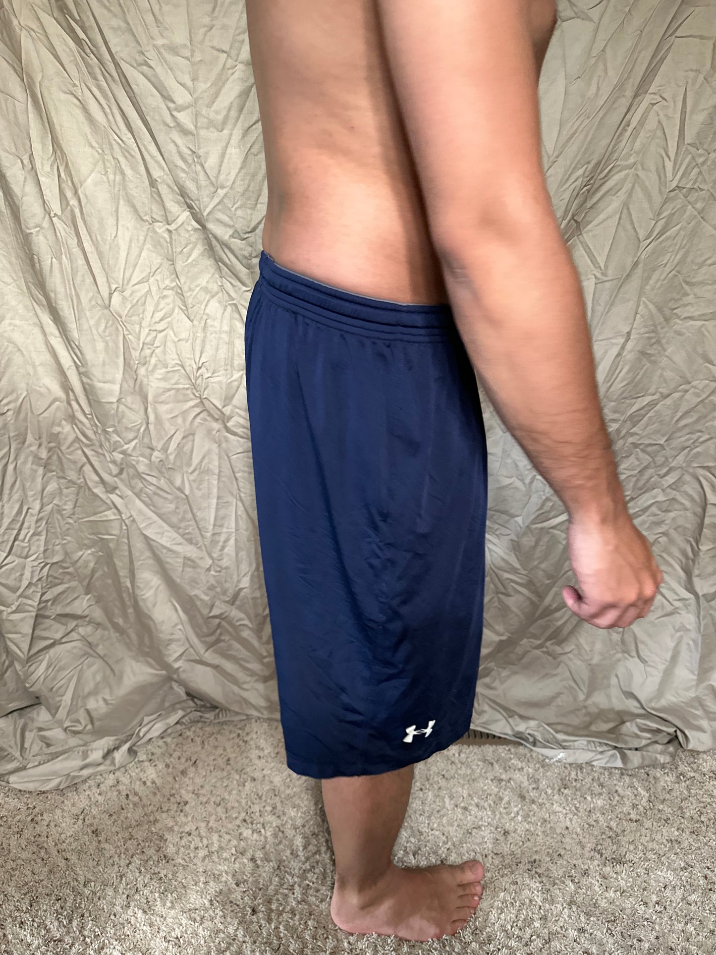 Men’s navy blue under armour heat gear loose shorts athletic no pockets rampart ridge high school track and field