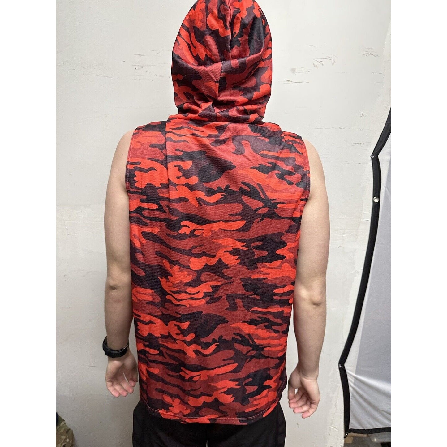 Men’s Red Camo Muscle Pull Over Hoodie Large