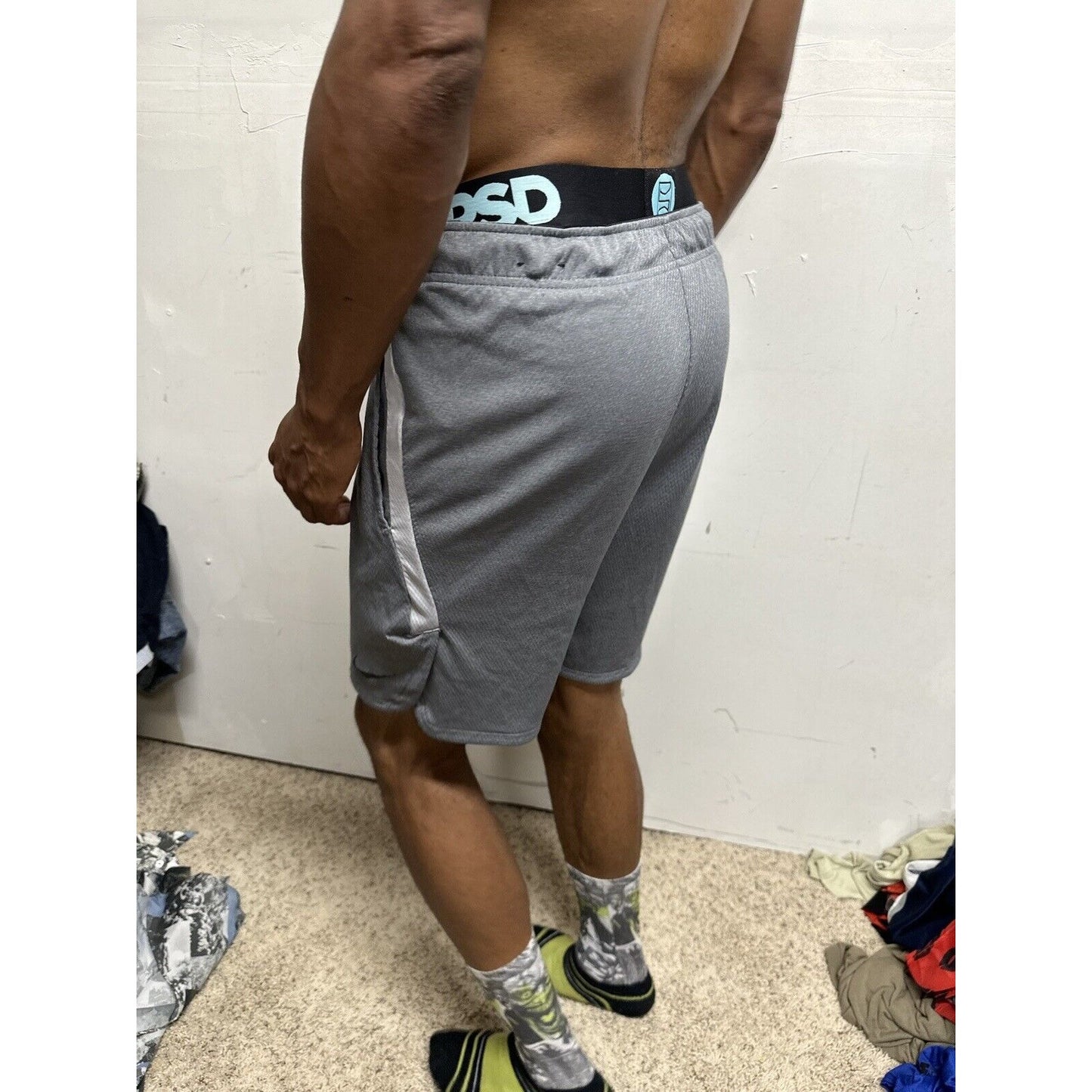 Men’s Nike Small Gray With Pockets Athletic Shorts Dri Fit