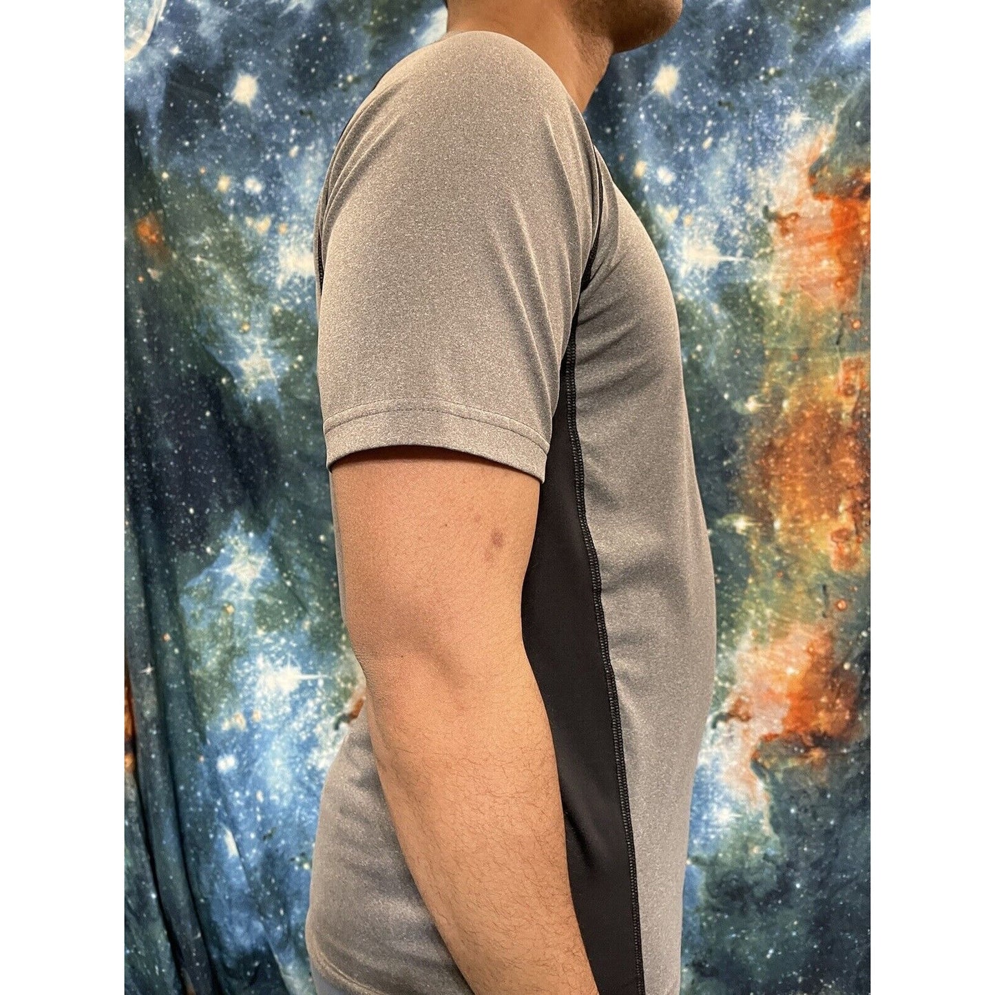 Men’s Gray and Black Adidas Large short sleeve athletic t-shirt