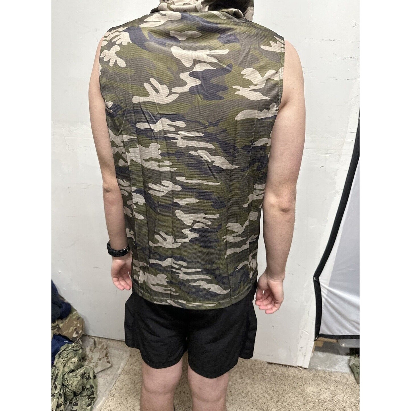 Men’s Green Camo Hoodie Polyester Sleeveless Pullover