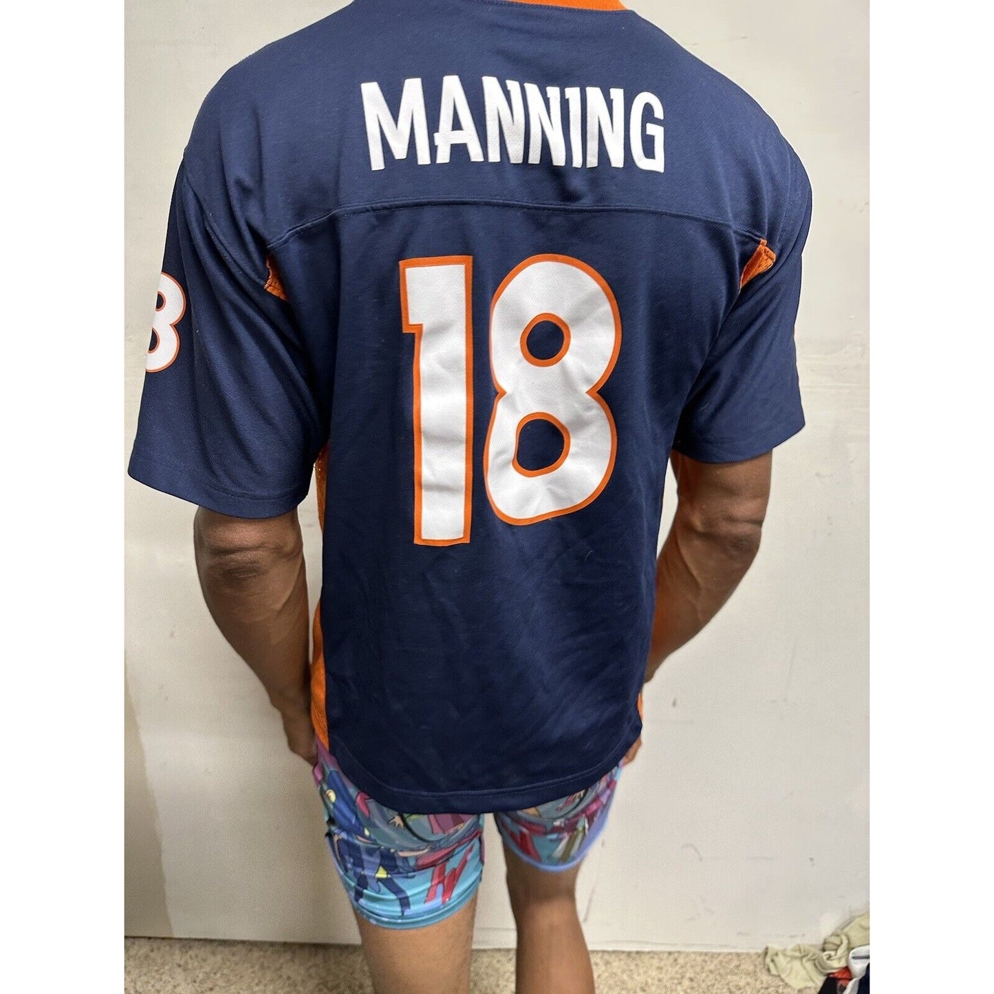 NFL Denver Broncos Peyton Manning 18 Kids Jersey Size Youth Large 14-16