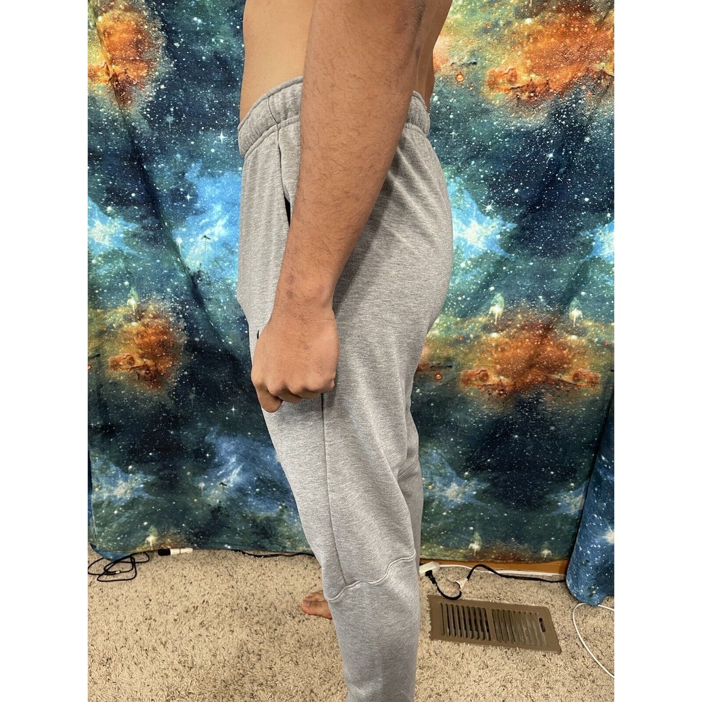 Men’s Nike Drifit Large Sweatpants Gray