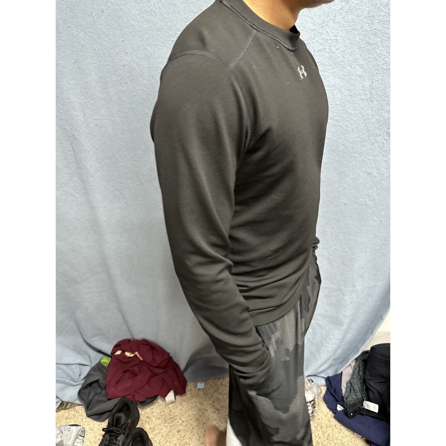 Men’s Medium Black Long Sleeve Under Armour Pullover Shirt