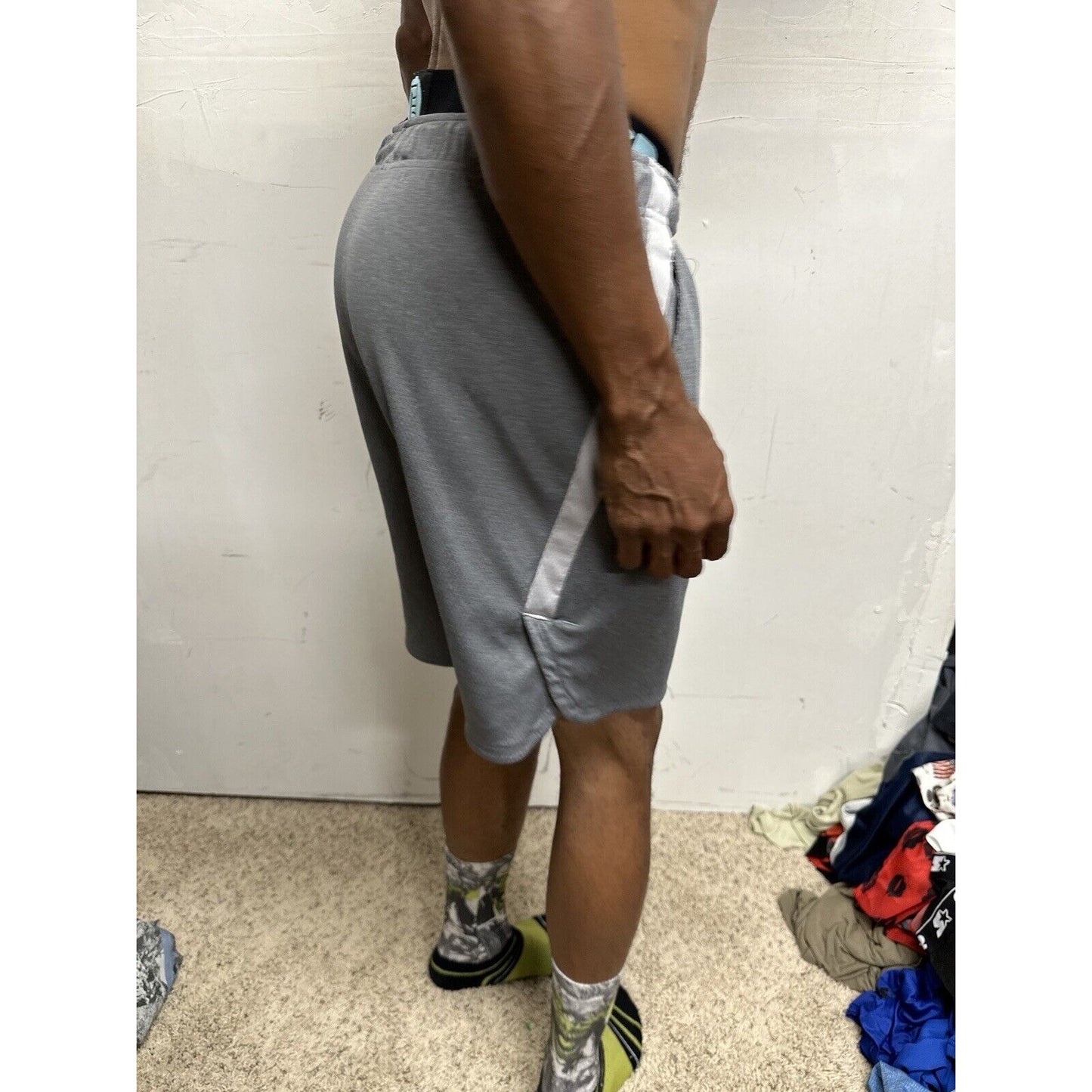Men’s Nike Small Gray With Pockets Athletic Shorts Dri Fit