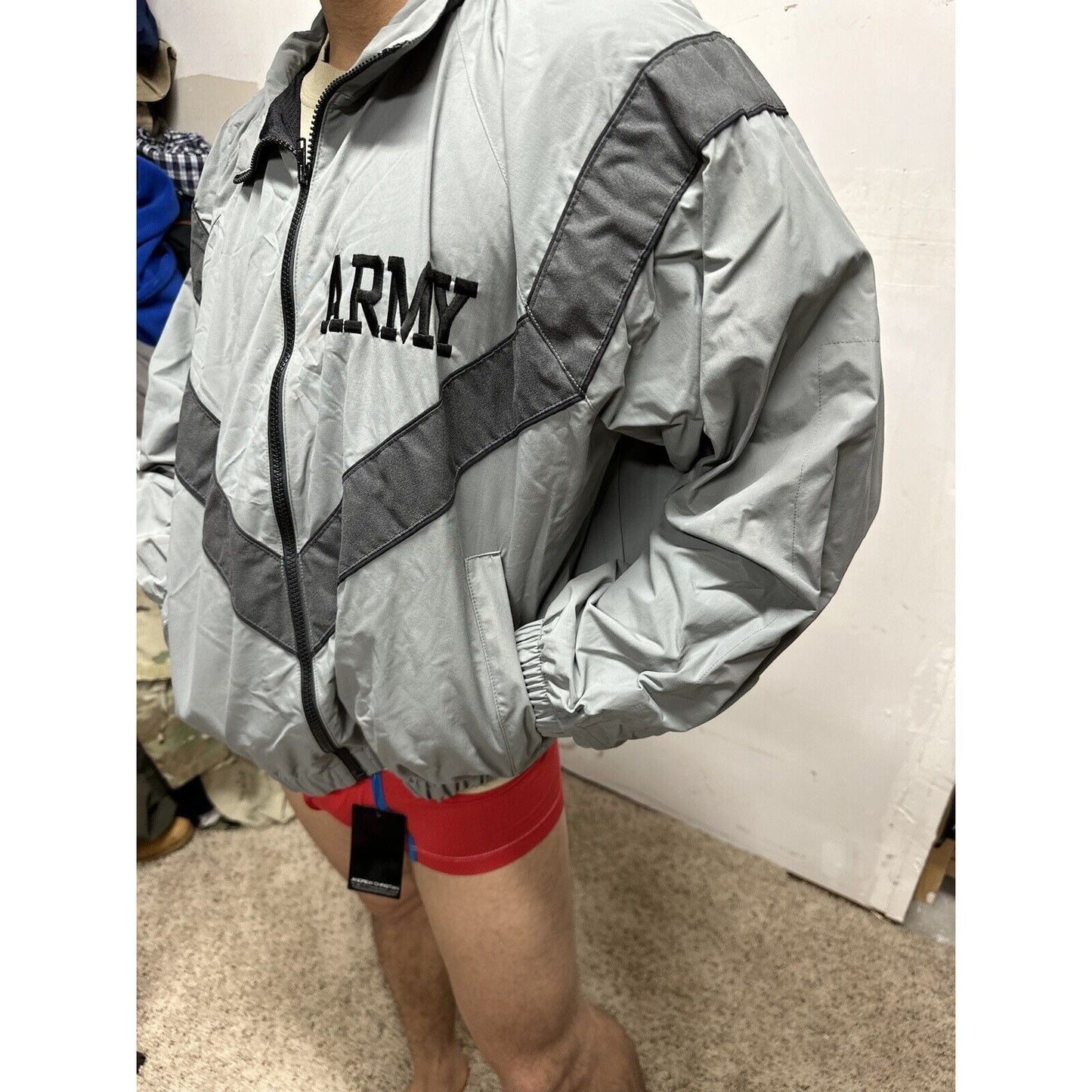 Men’s Army Medium Short Jacket Physical Fitness Uniform Full Zip Gray