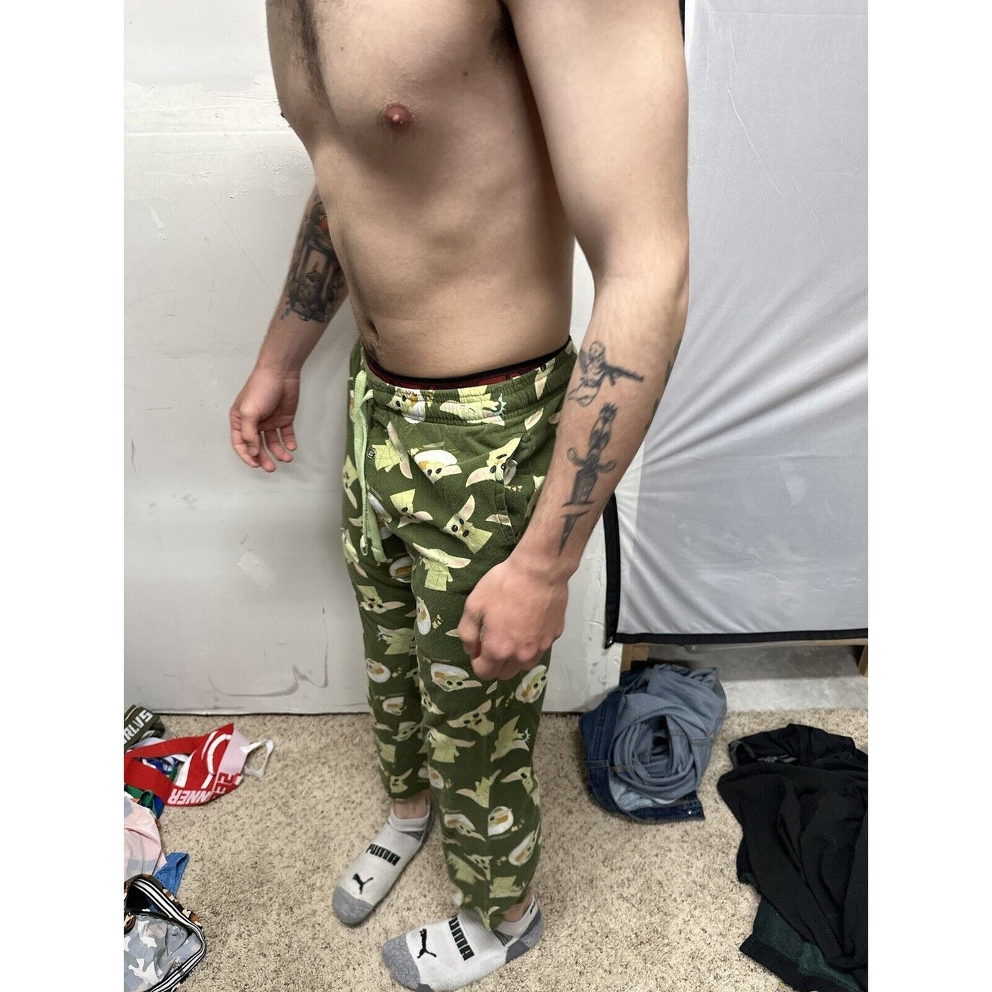 Men’s Small Hot Topic Star Wars Baby Yoda Lounge Pants Pajama Bottoms