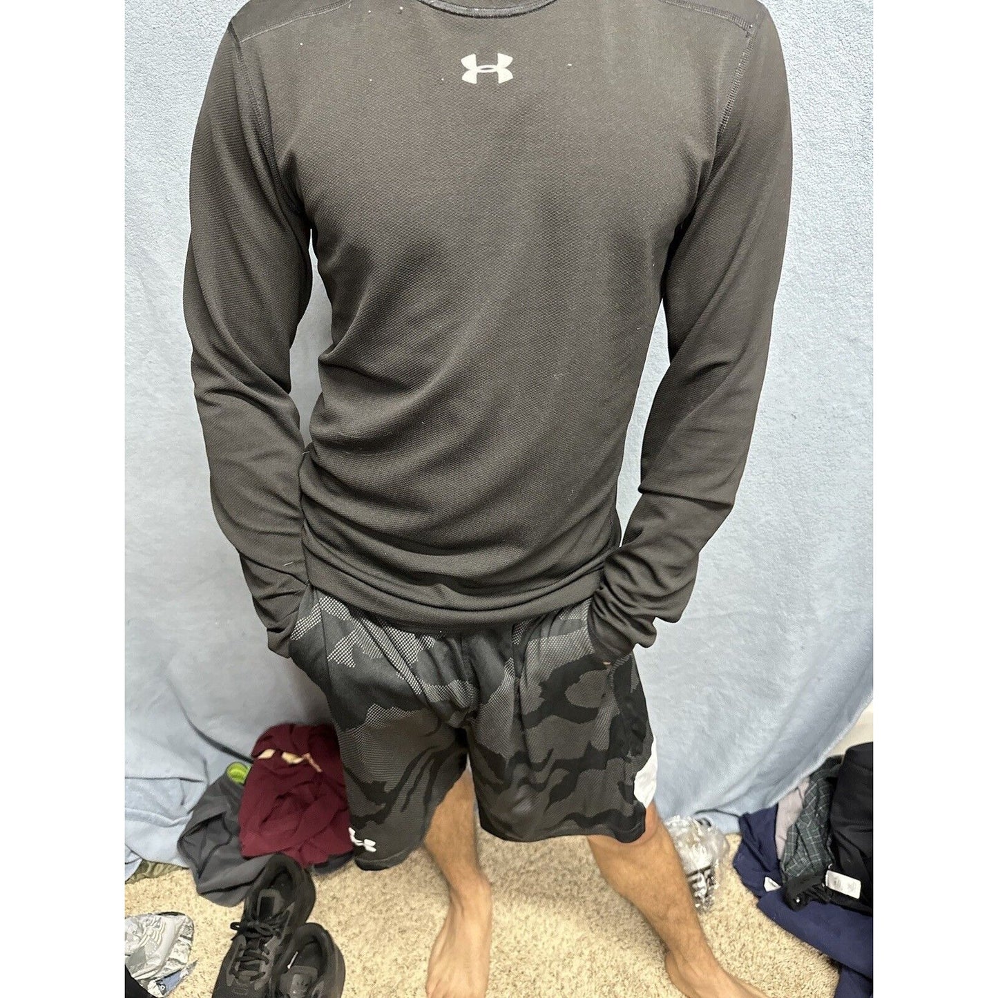 Men’s Medium Black Long Sleeve Under Armour Pullover Shirt