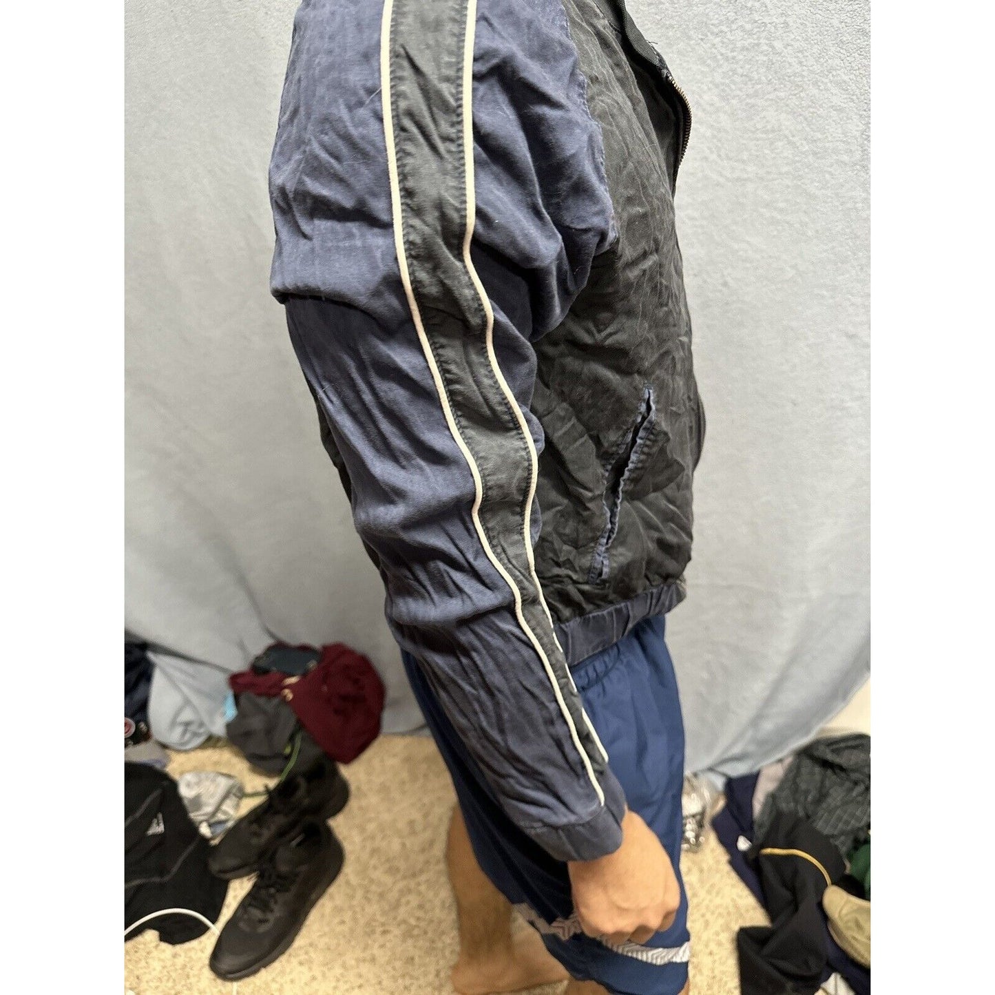Men’s Full zip Black And Blue Large American Eagle Jacket
