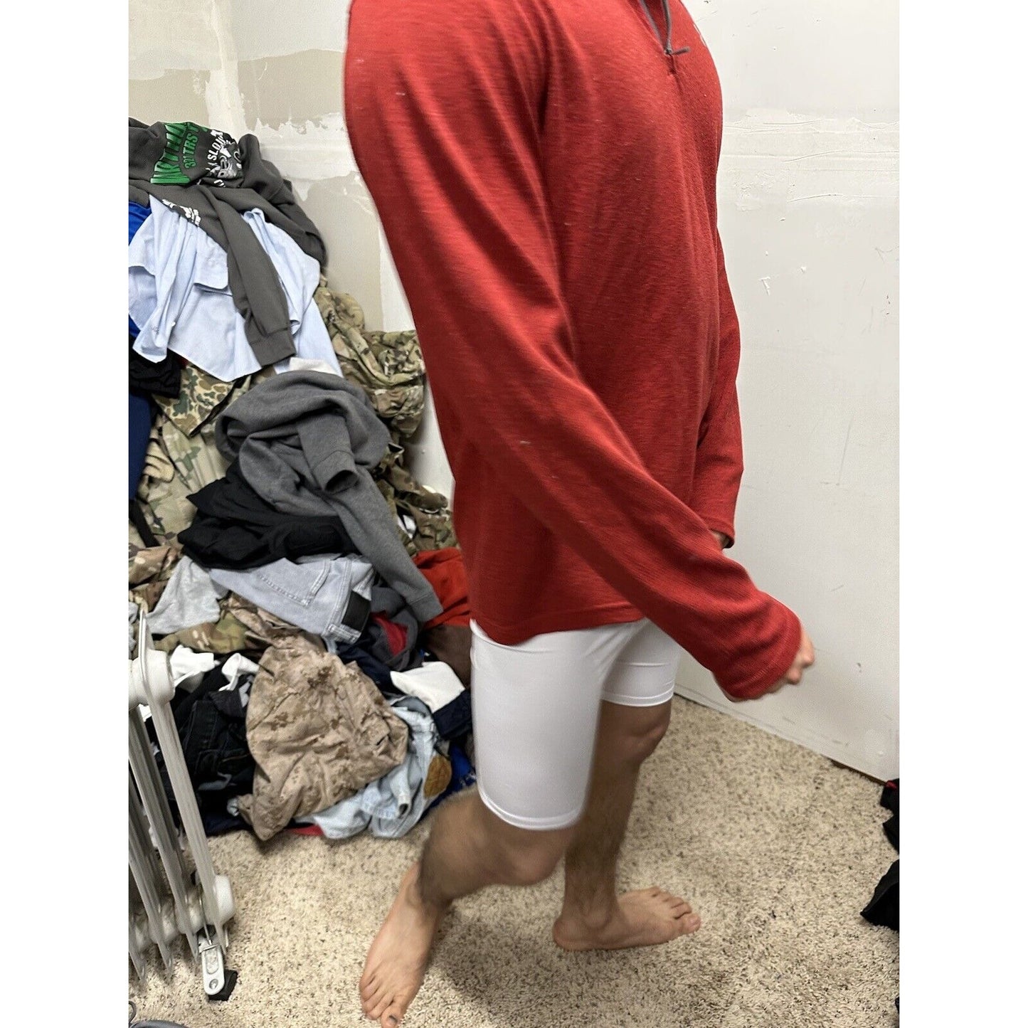 Men’s Red Loose Medium Under Armour 1/4 Zip Pull Over