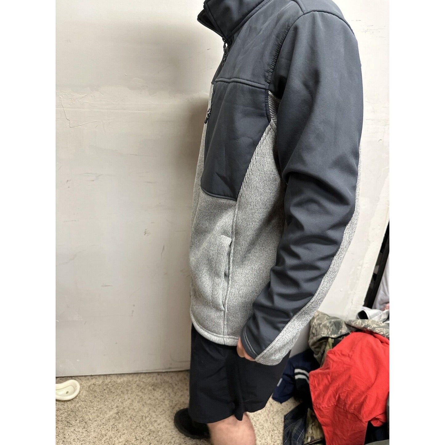 Men’s Large Swiss Tech Gray 42-44 Full Zip Jacket