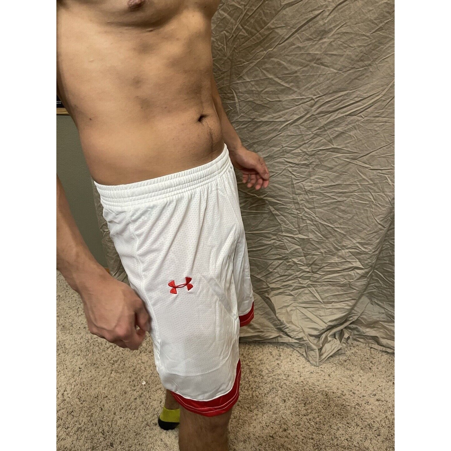 Boy's under armour Youth XL white and Red Lacrosse style shorts no pockets