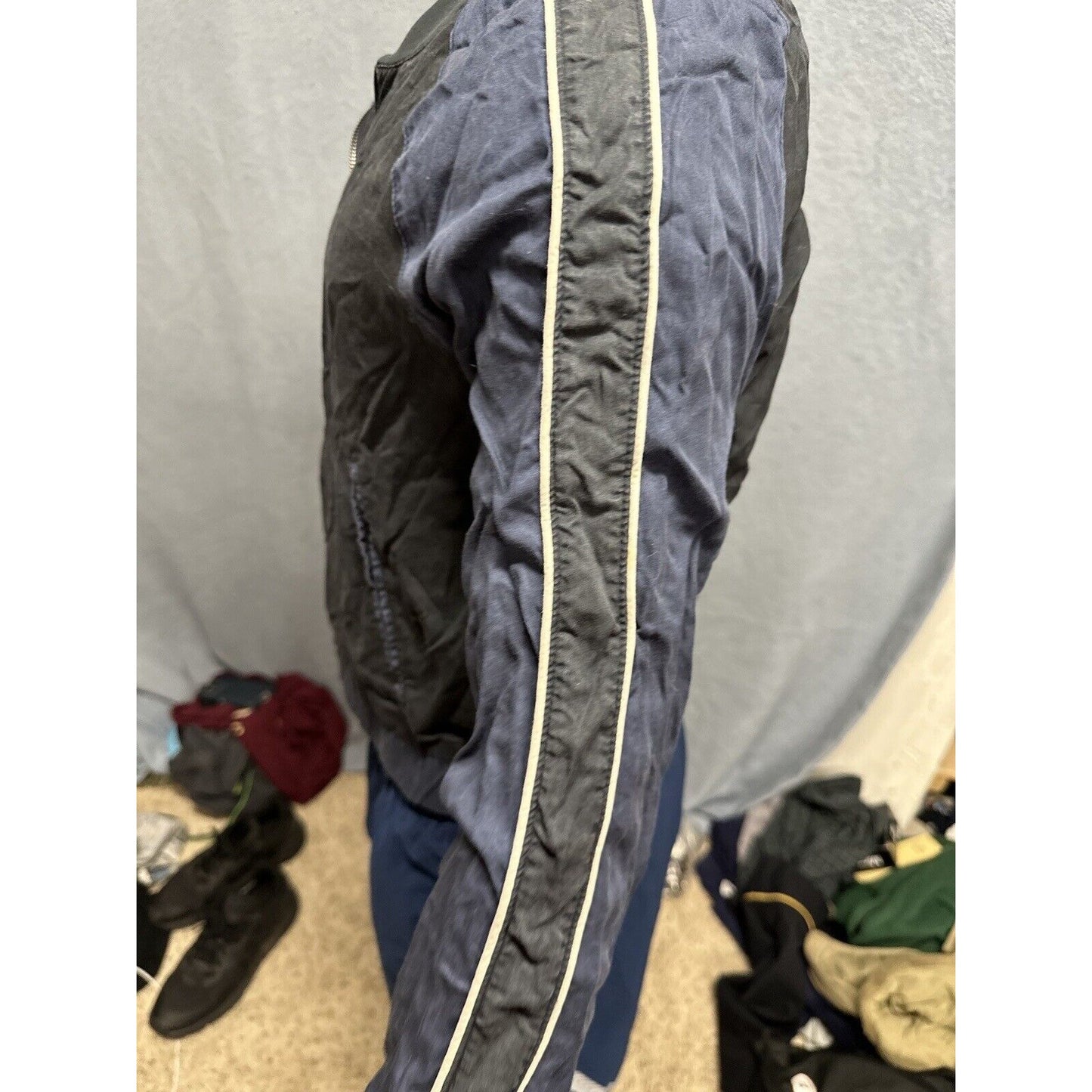 Men’s Full zip Black And Blue Large American Eagle Jacket
