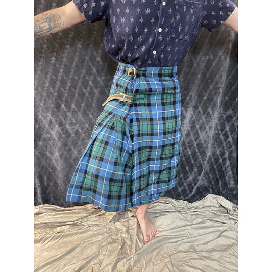 men’s kilt woman’s skirt 45” across stretched out plaid green and blue