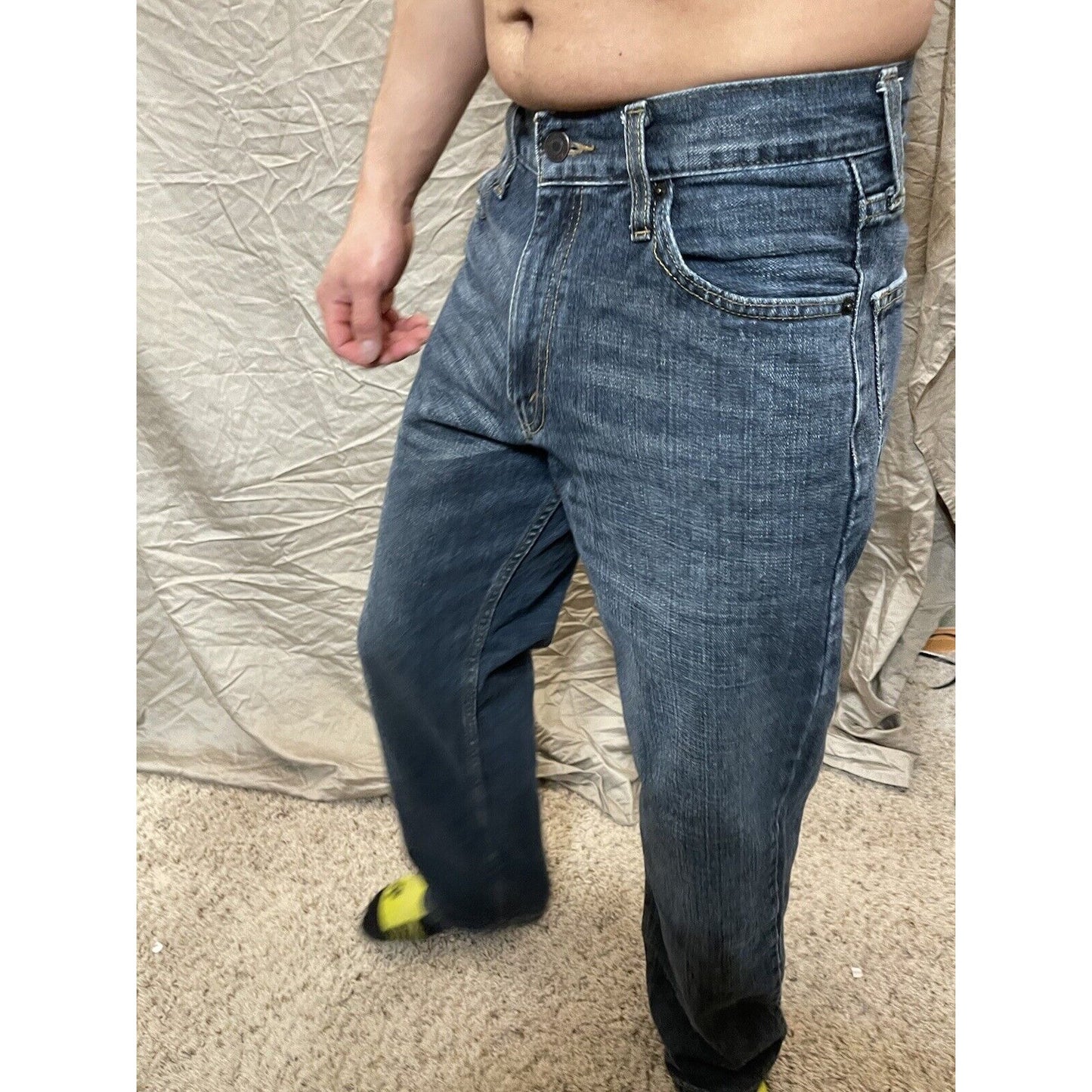 Men's Signature Levis Relaxed 30 x 32 blie jeans