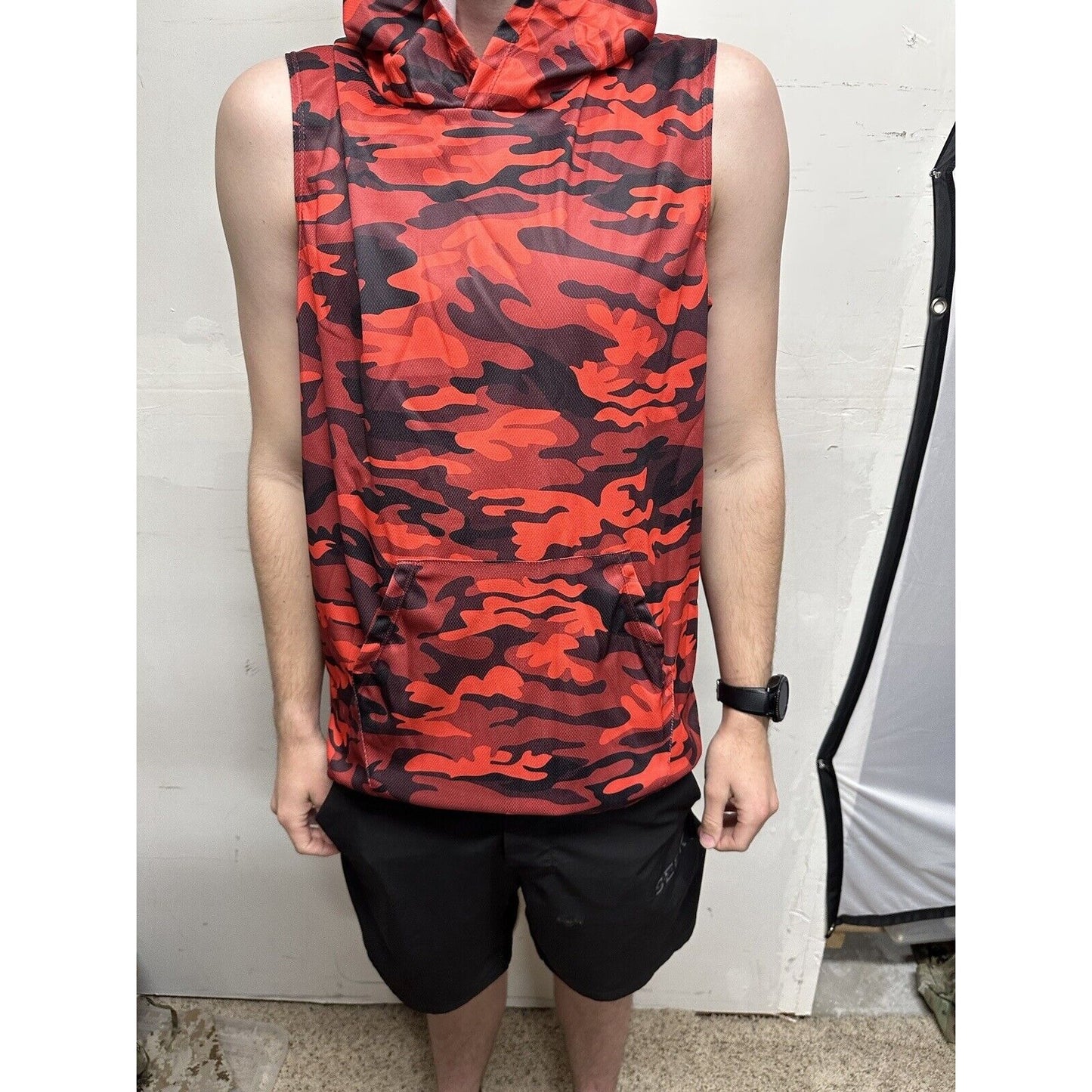 Men’s Red Camo Muscle Pull Over Hoodie Large