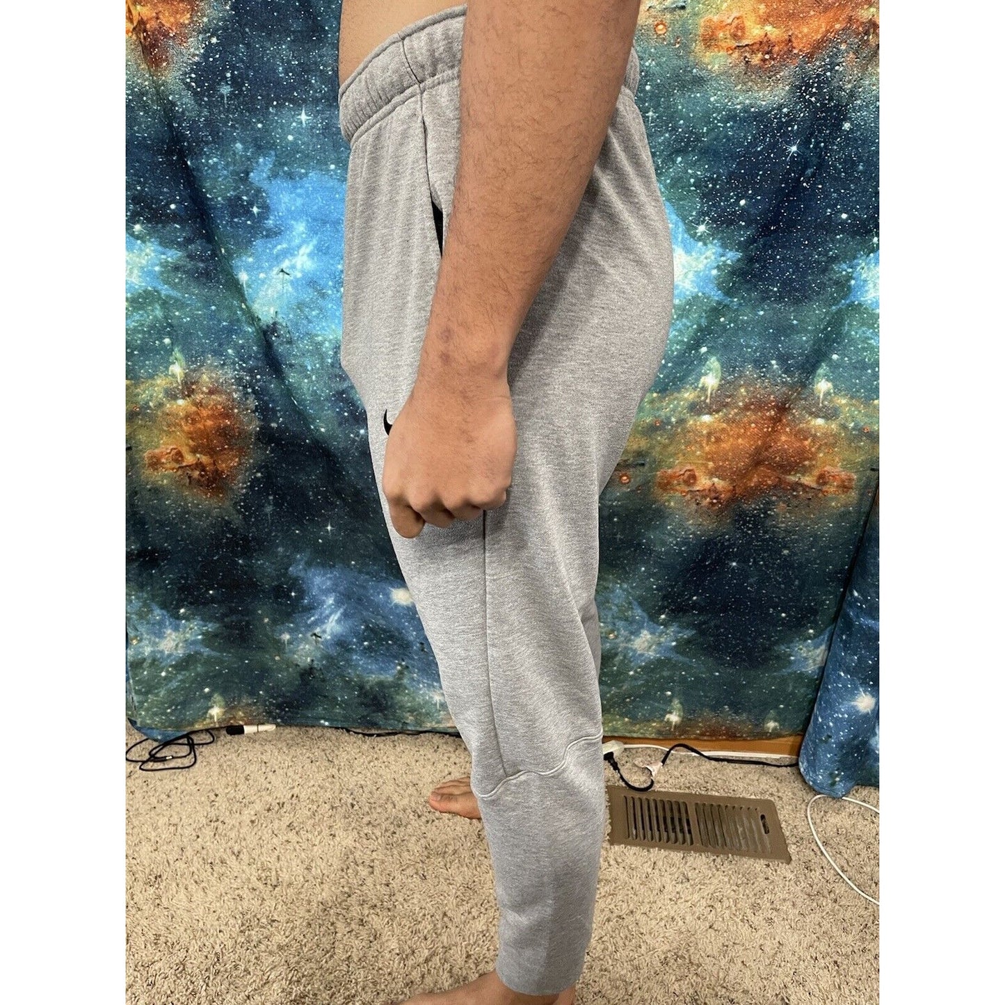 Men’s Nike Drifit Large Sweatpants Gray