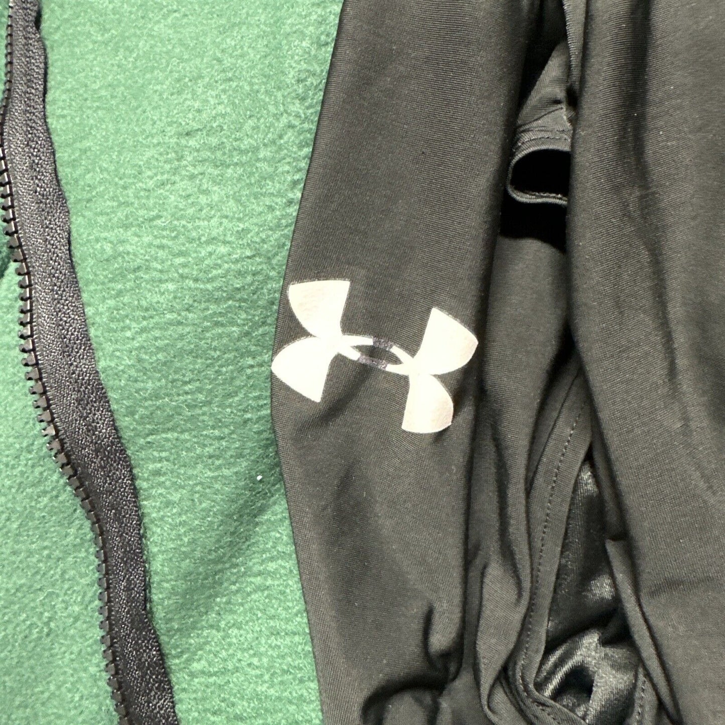 Men’s Black Under Armour Muscle Shirt Athletic Tank Large