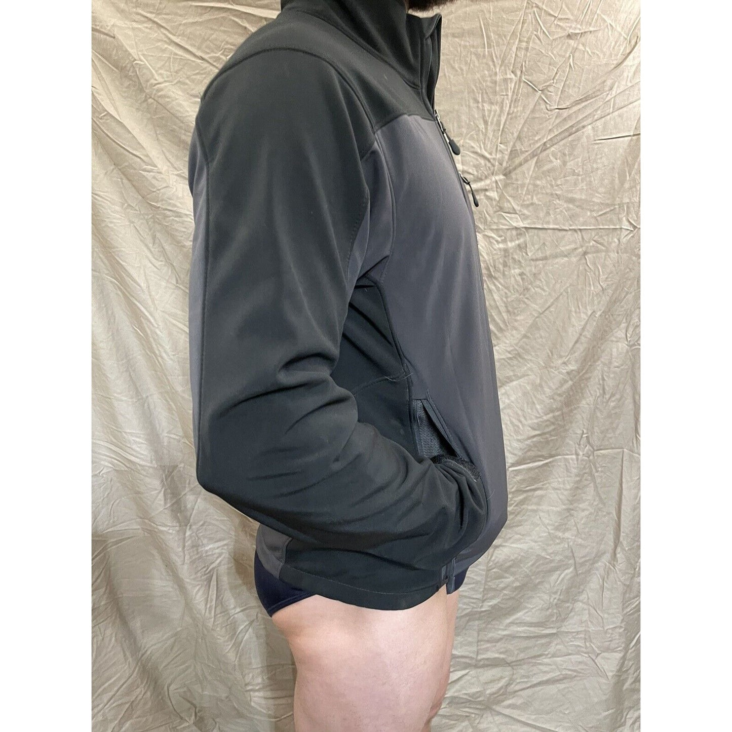 Men's Kirkland signature medium black and gray full zip jacket